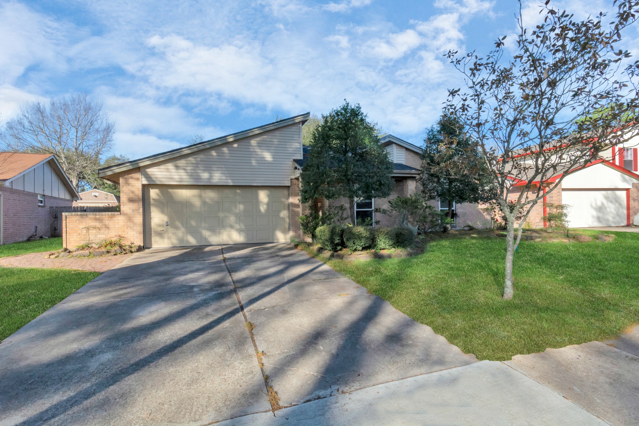 16814 Cobble Ridge Drive Property Photo 3