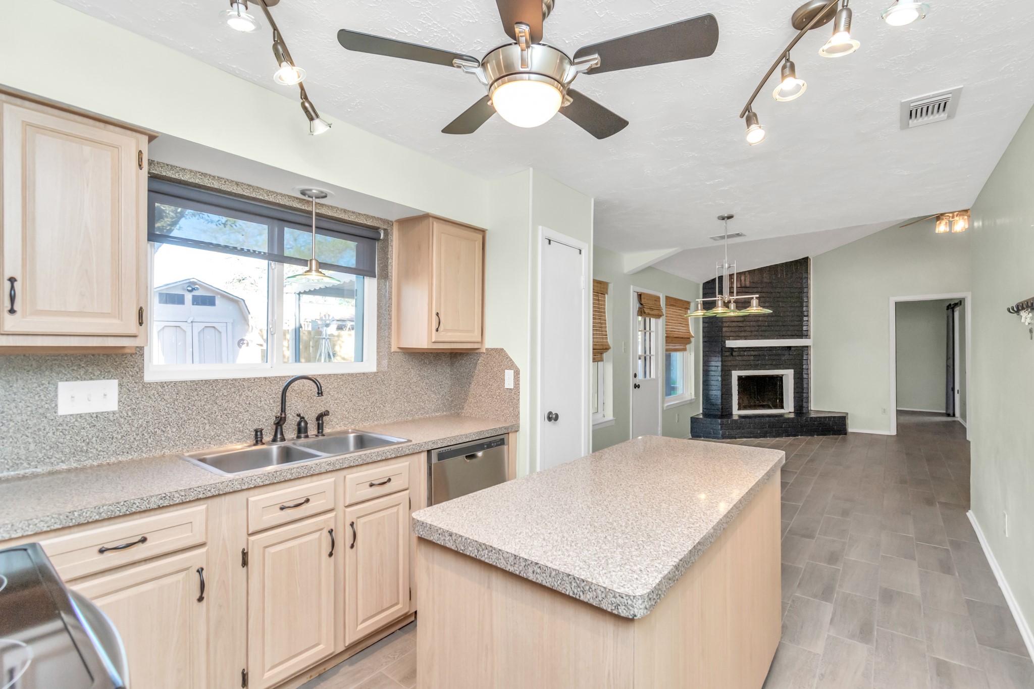16814 Cobble Ridge Drive Property Photo 13
