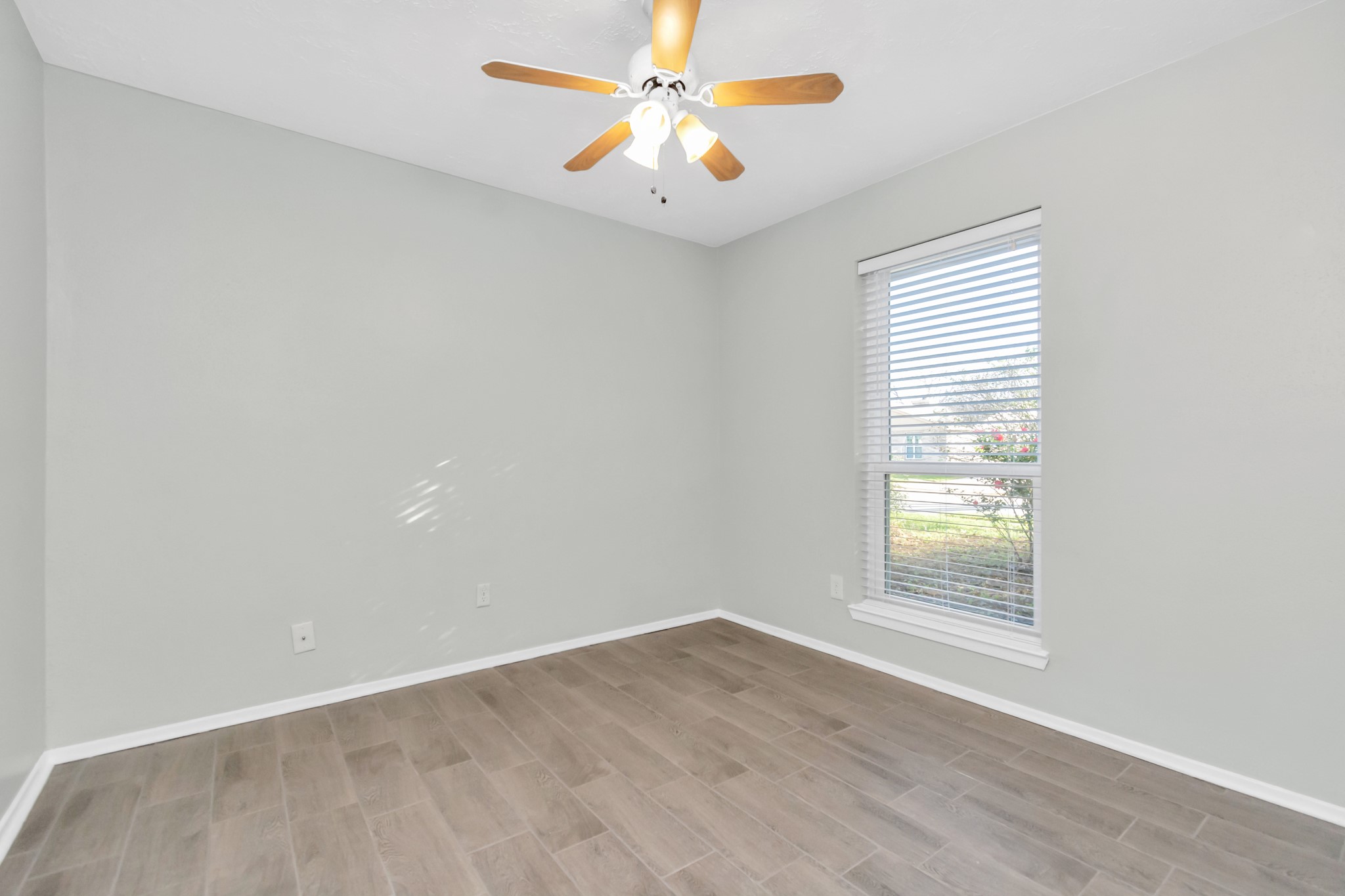 16814 Cobble Ridge Drive Property Photo 19