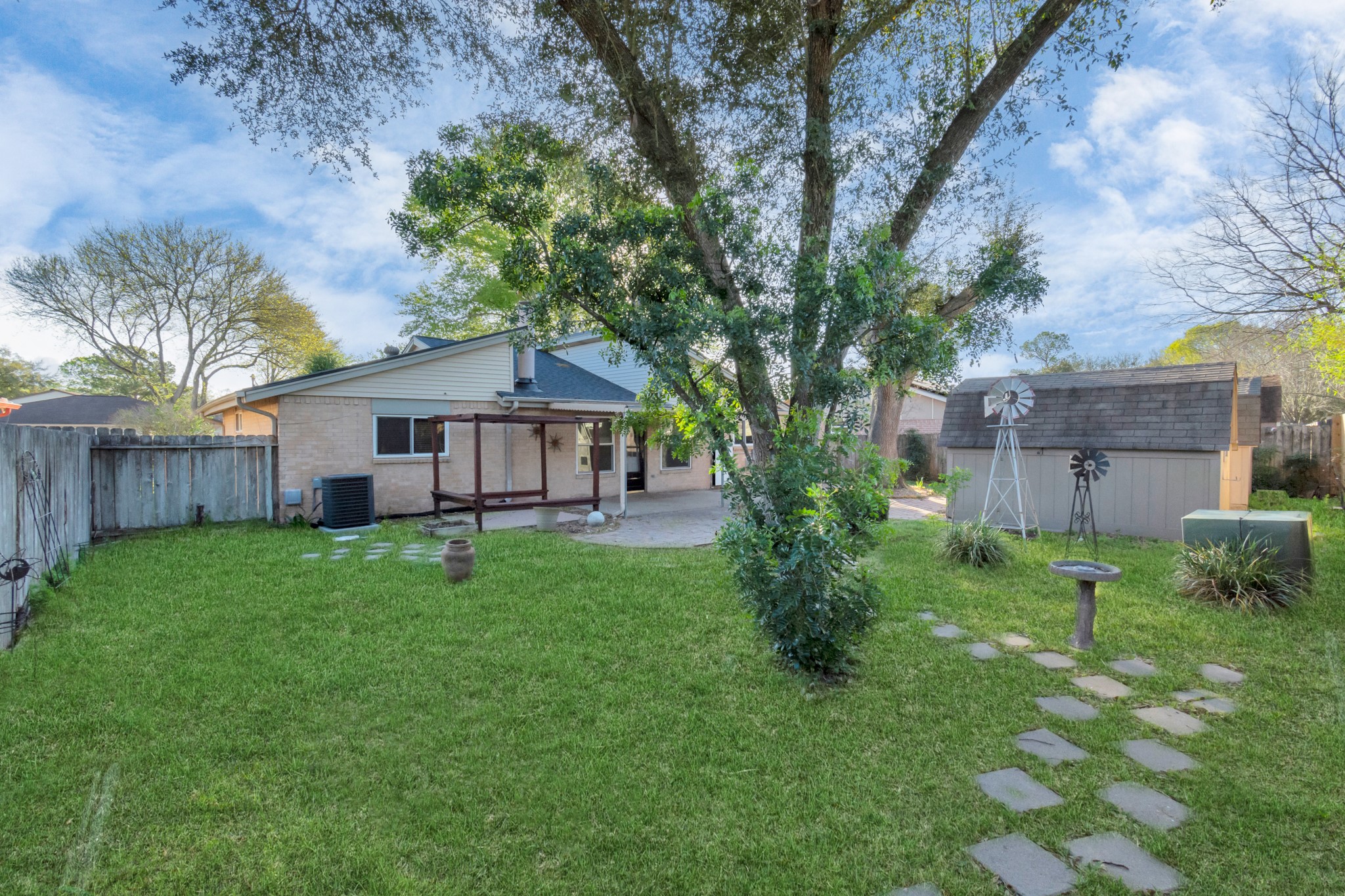16814 Cobble Ridge Drive Property Photo 24
