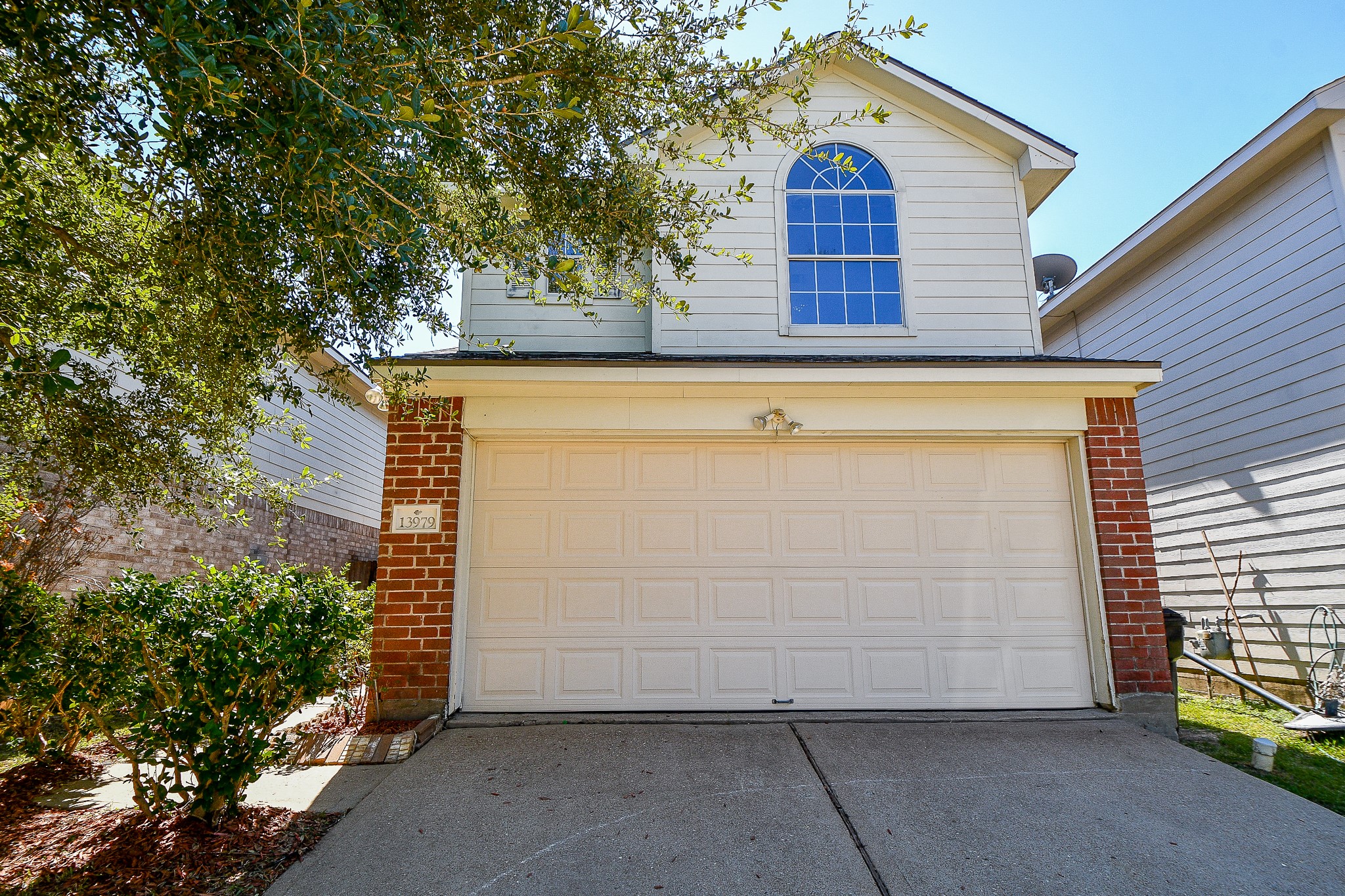 13979 Maximos Dr Property Photo 1