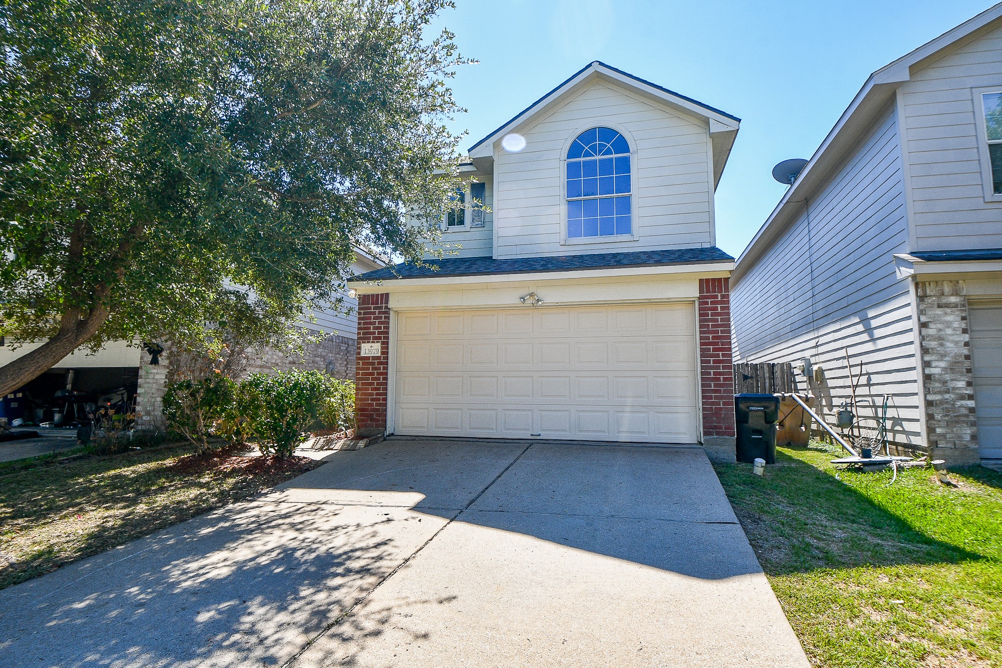 13979 Maximos Dr Property Photo 3