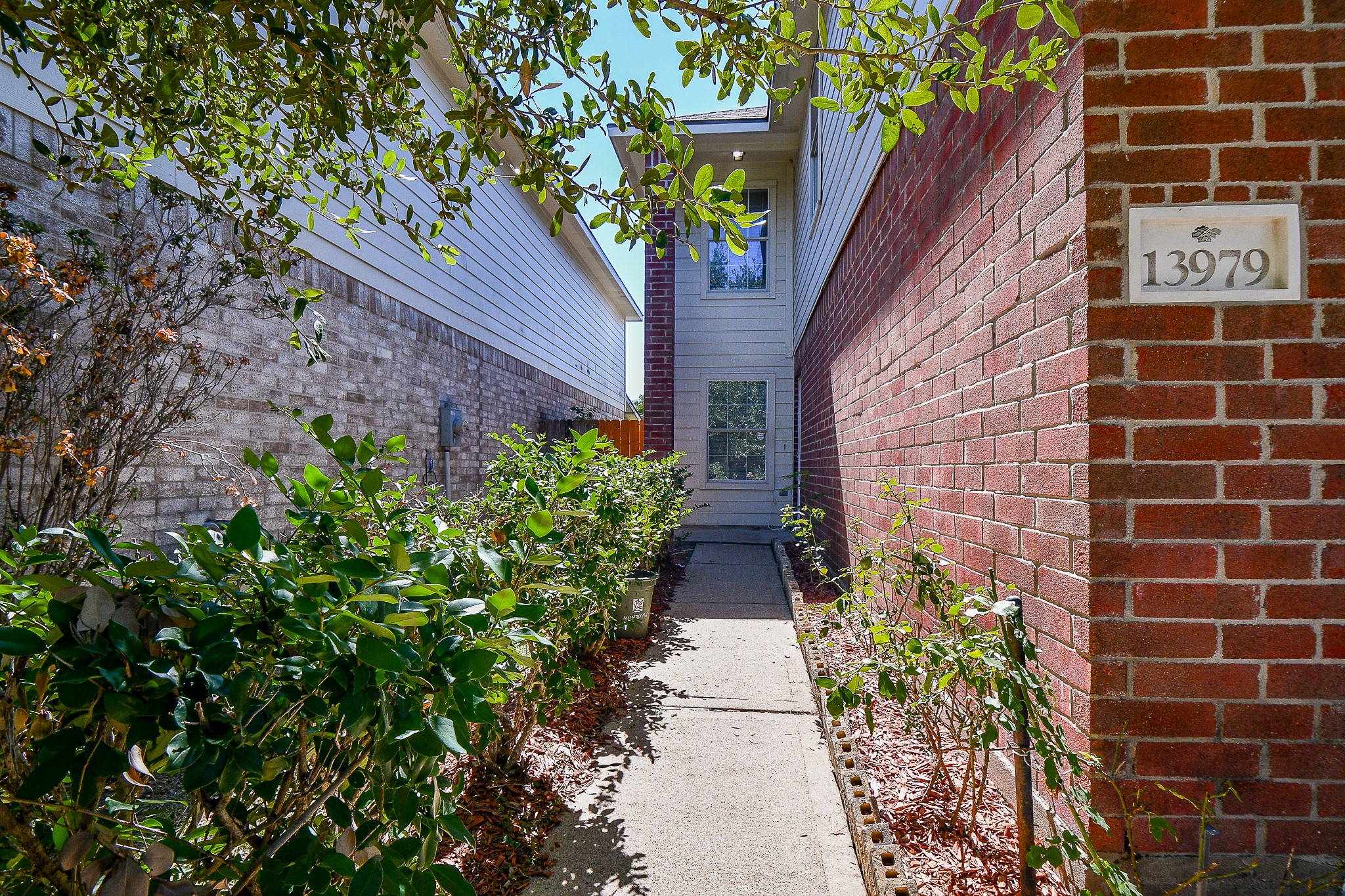 13979 Maximos Dr Property Photo 5