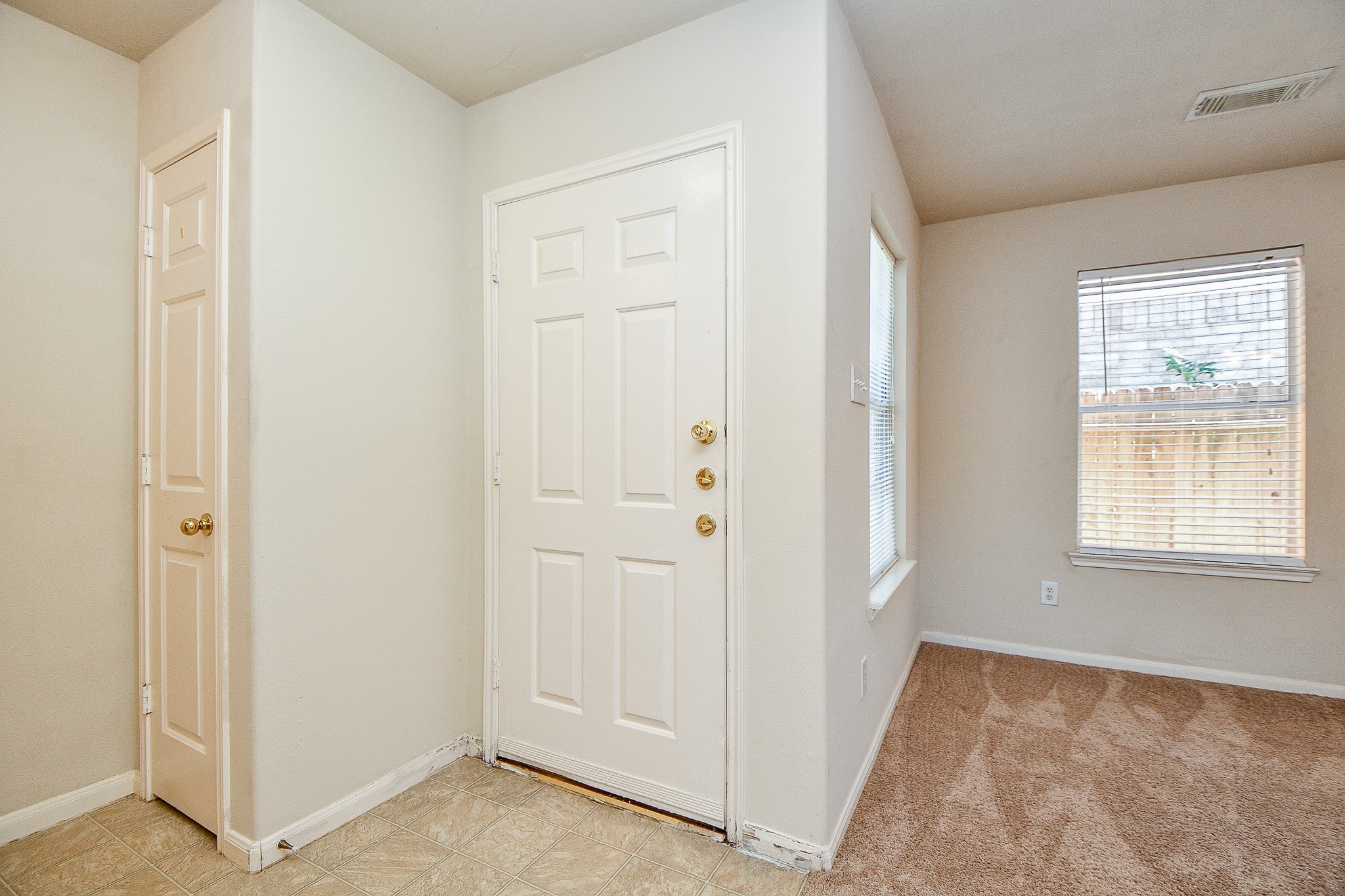 13979 Maximos Dr Property Photo 7