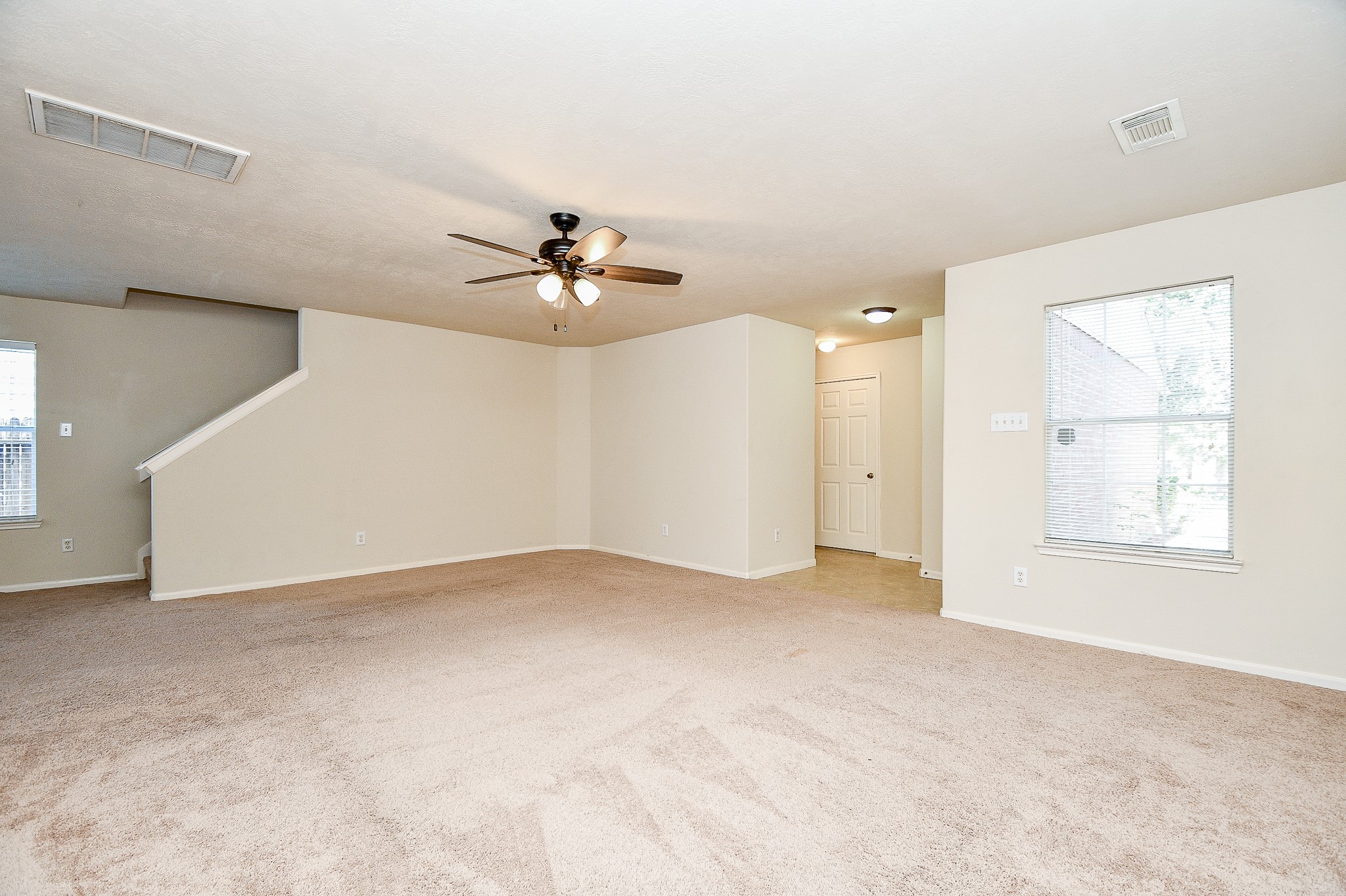 13979 Maximos Dr Property Photo 8