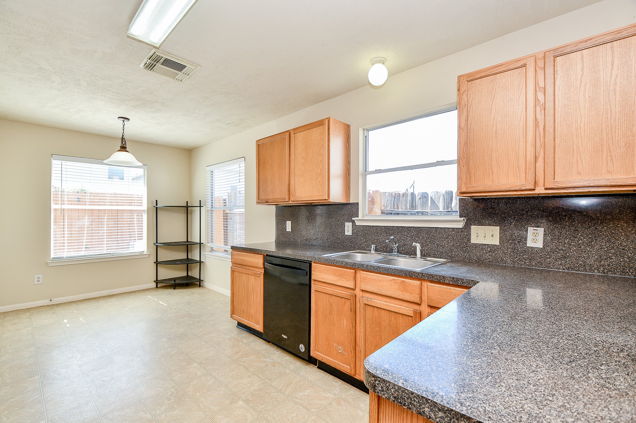 13979 Maximos Dr Property Photo 13