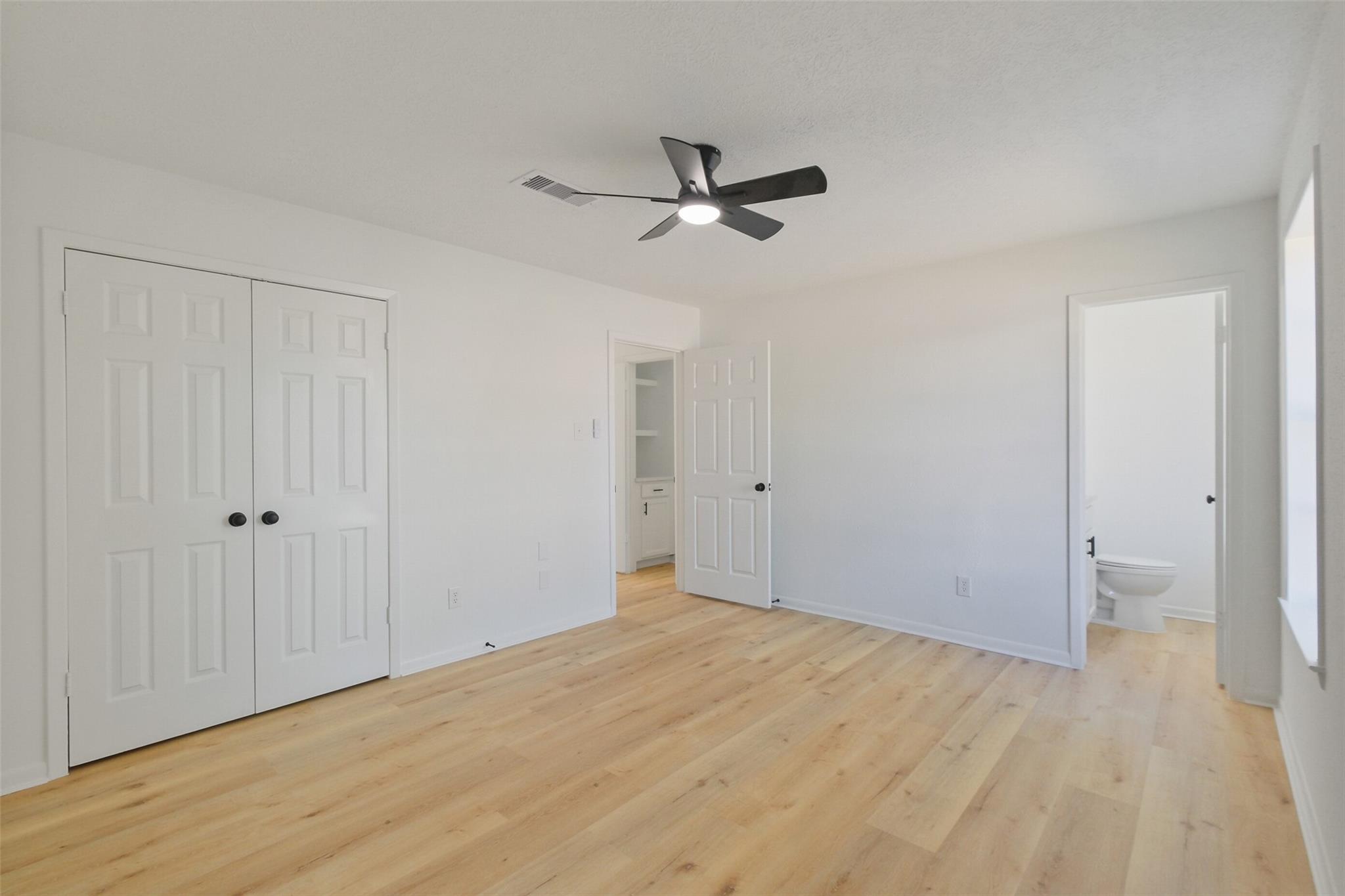 221 N Baron Street Property Photo 7
