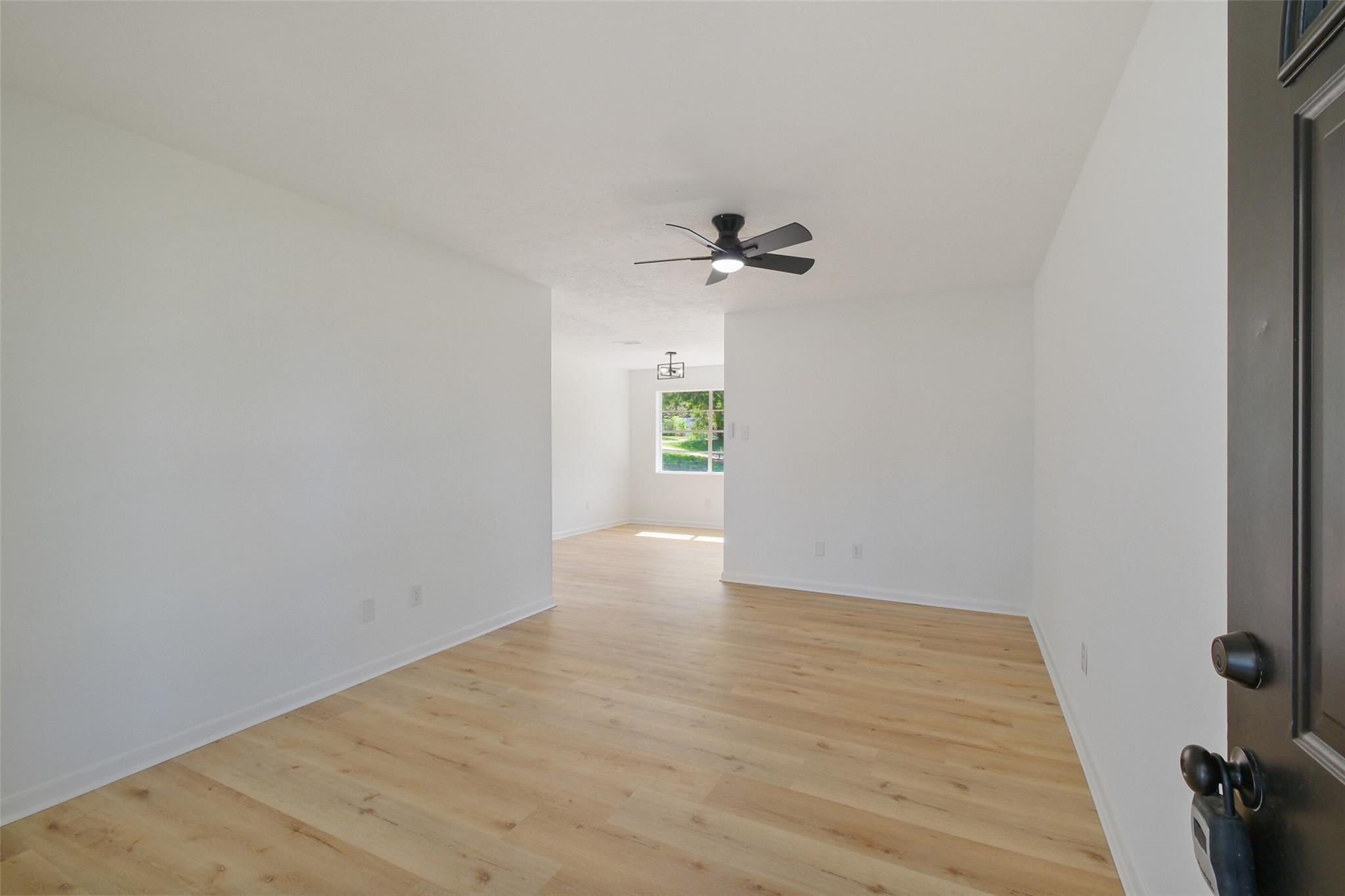 221 N Baron Street, Bellville Tx 77418 Property Photo 10