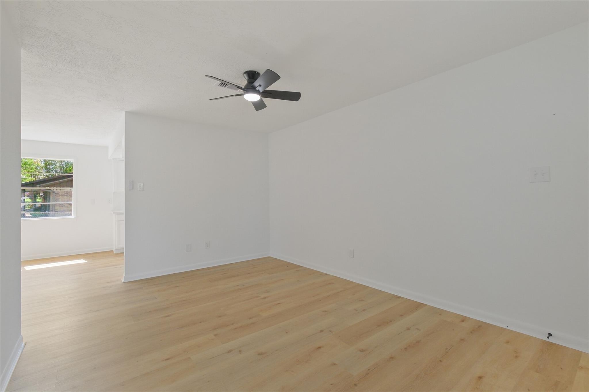 221 N Baron Street, Bellville Tx 77418 Property Photo 11