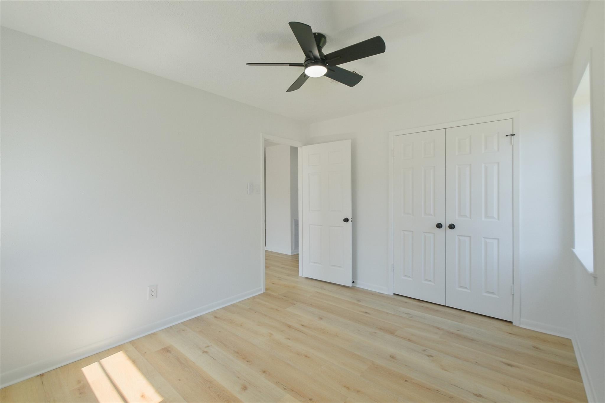 221 N Baron Street Property Photo 20