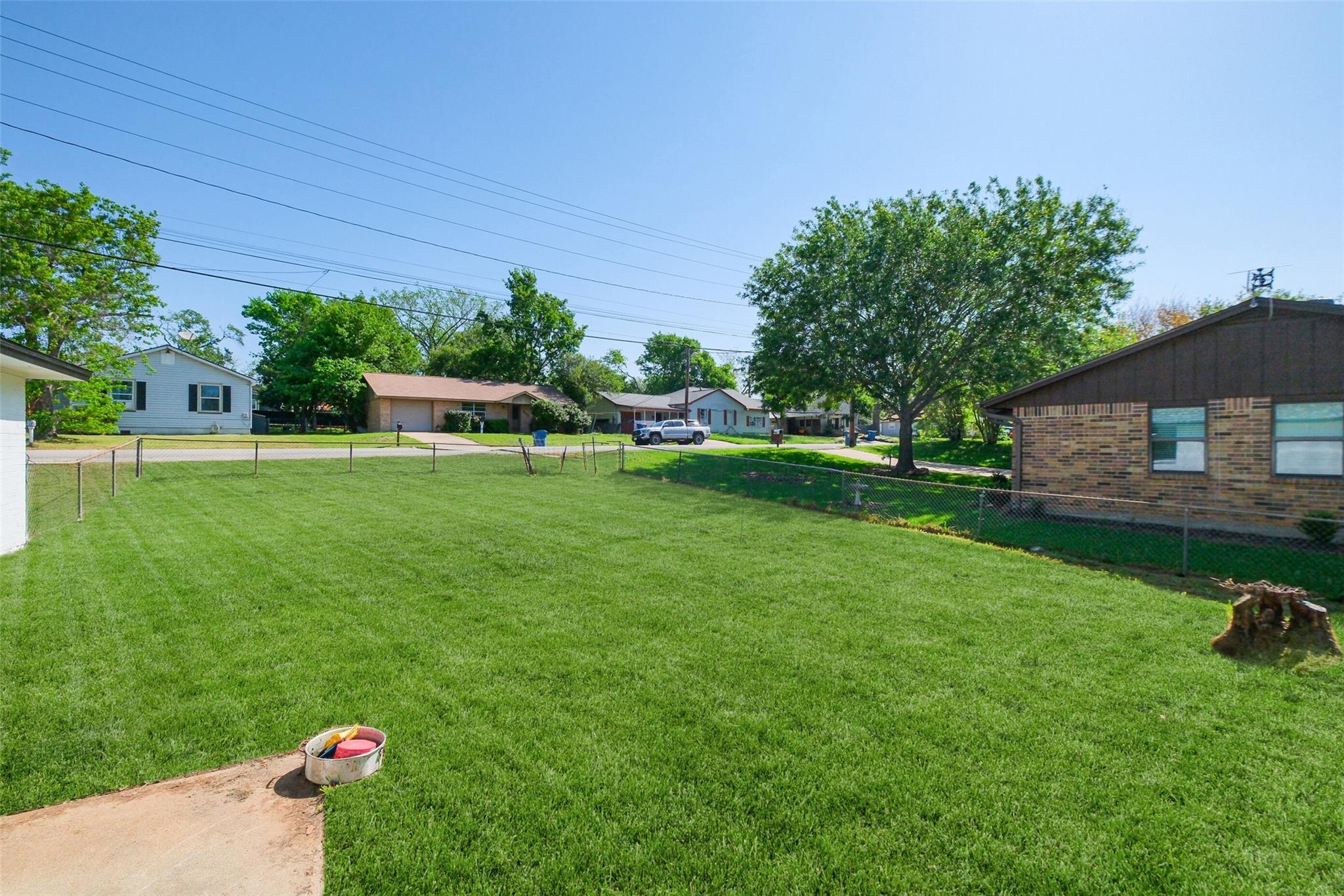 221 N Baron Street, Bellville Tx 77418 Property Photo 27