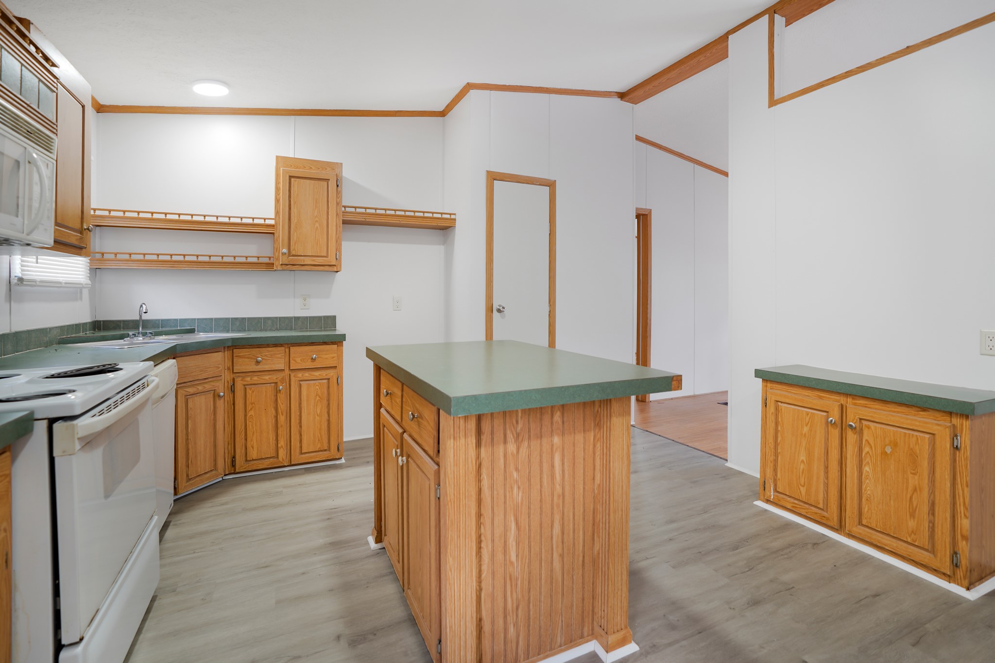 16381 Crockett Bend Drive Property Photo 8