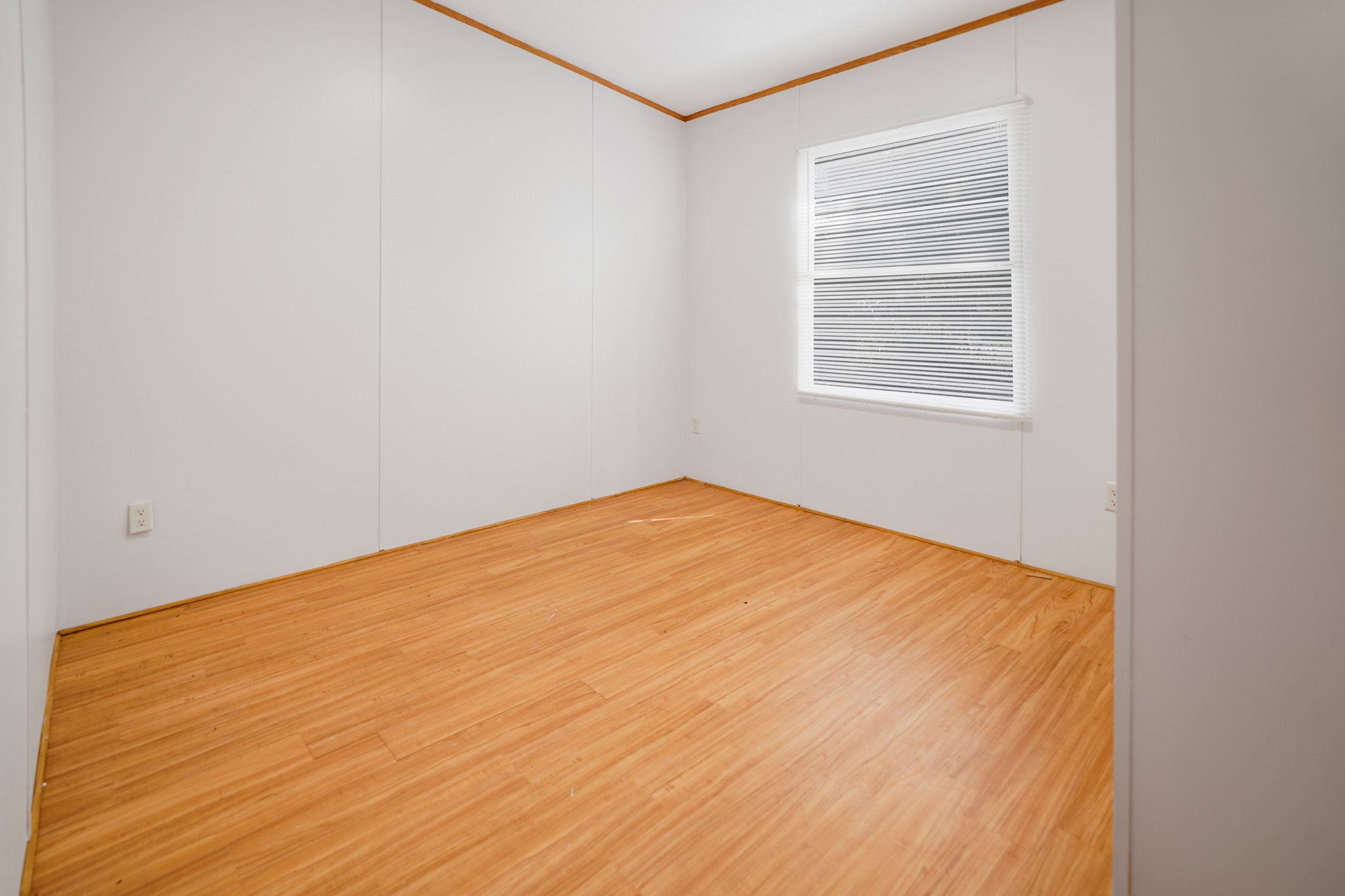 16381 Crockett Bend Drive Property Photo 13