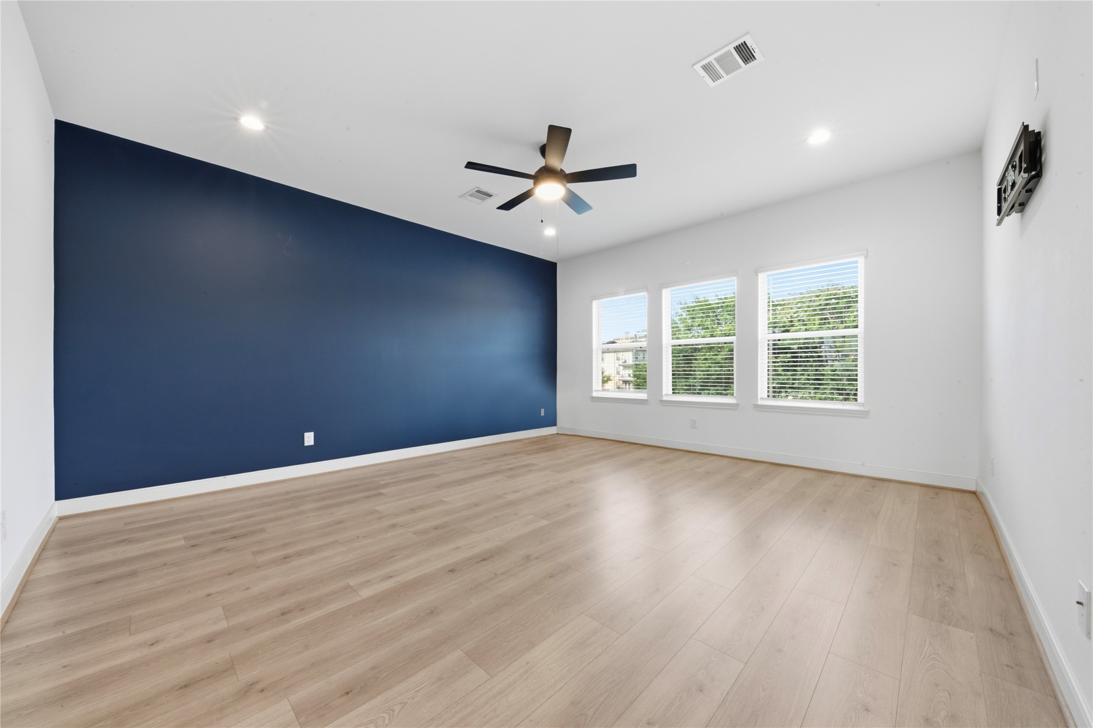 8903 Grovner Place Property Photo 13