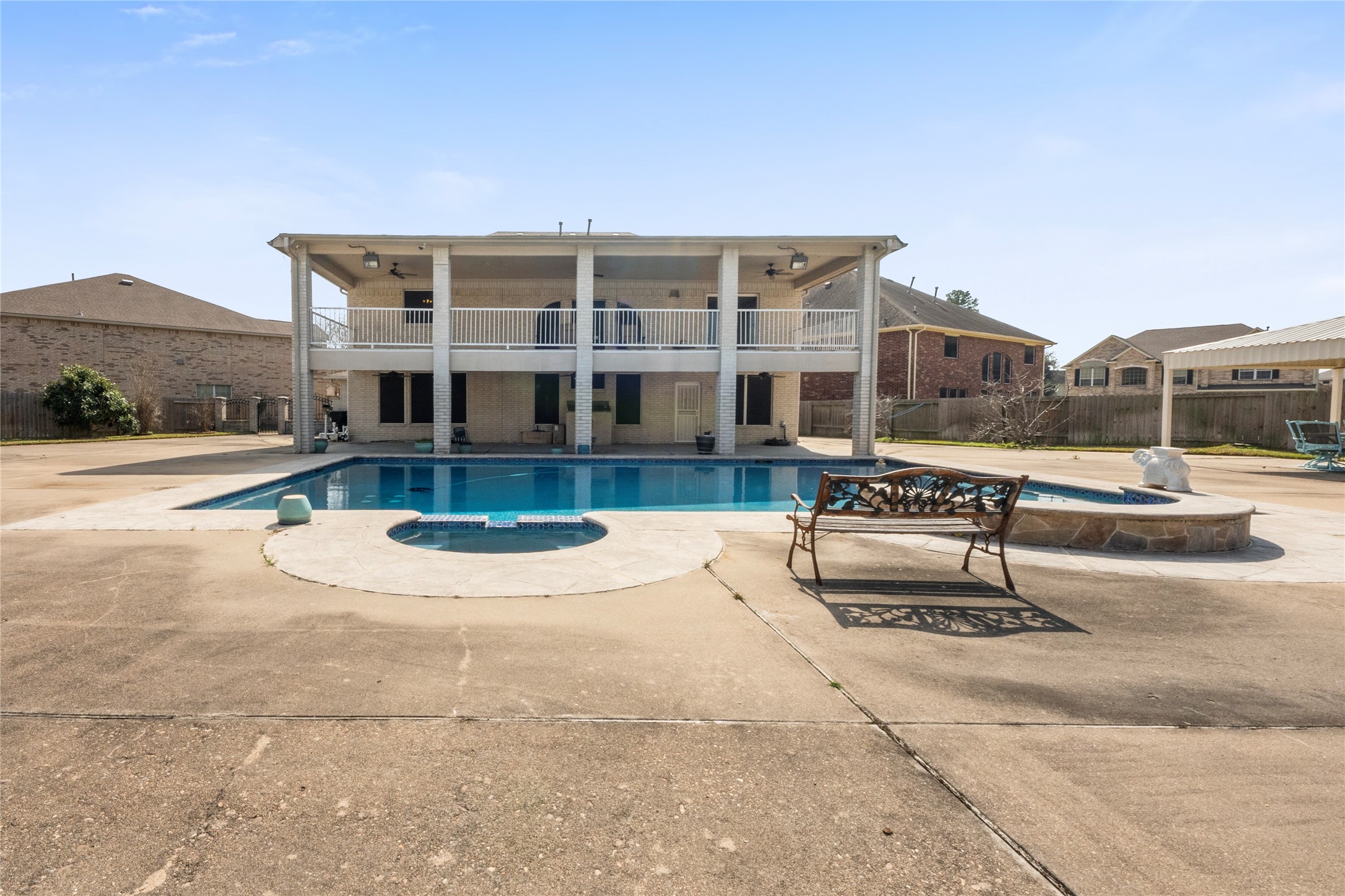 711 Tuely Court Property Photo 4