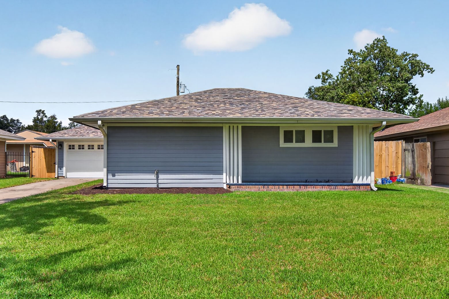 6855 Richwood Road Property Photo 1