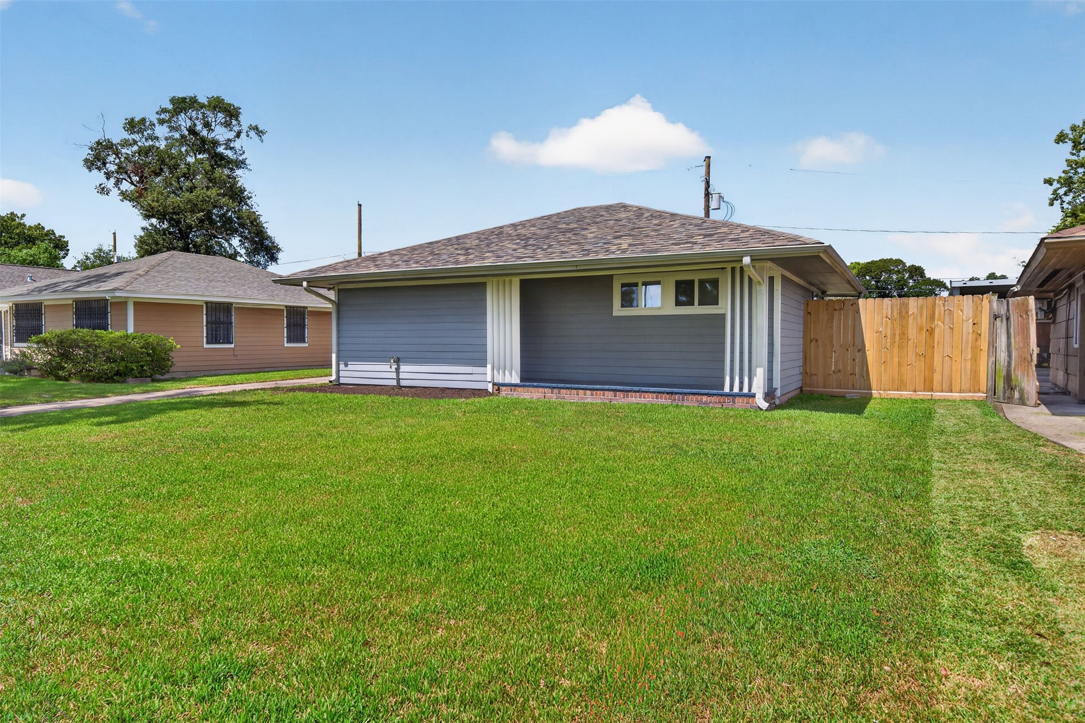 6855 Richwood Road Property Photo 2
