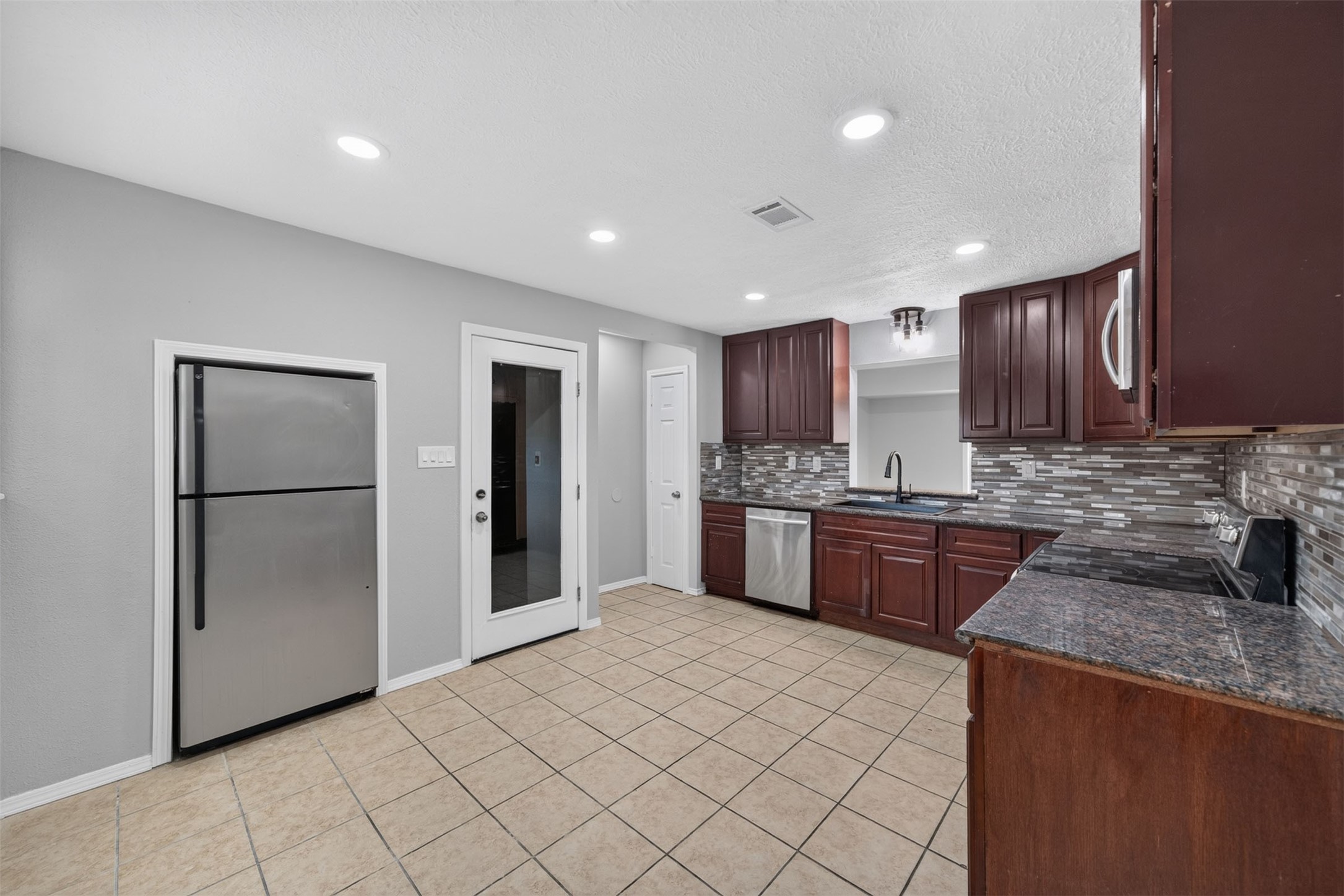 6855 Richwood Road Property Photo 11