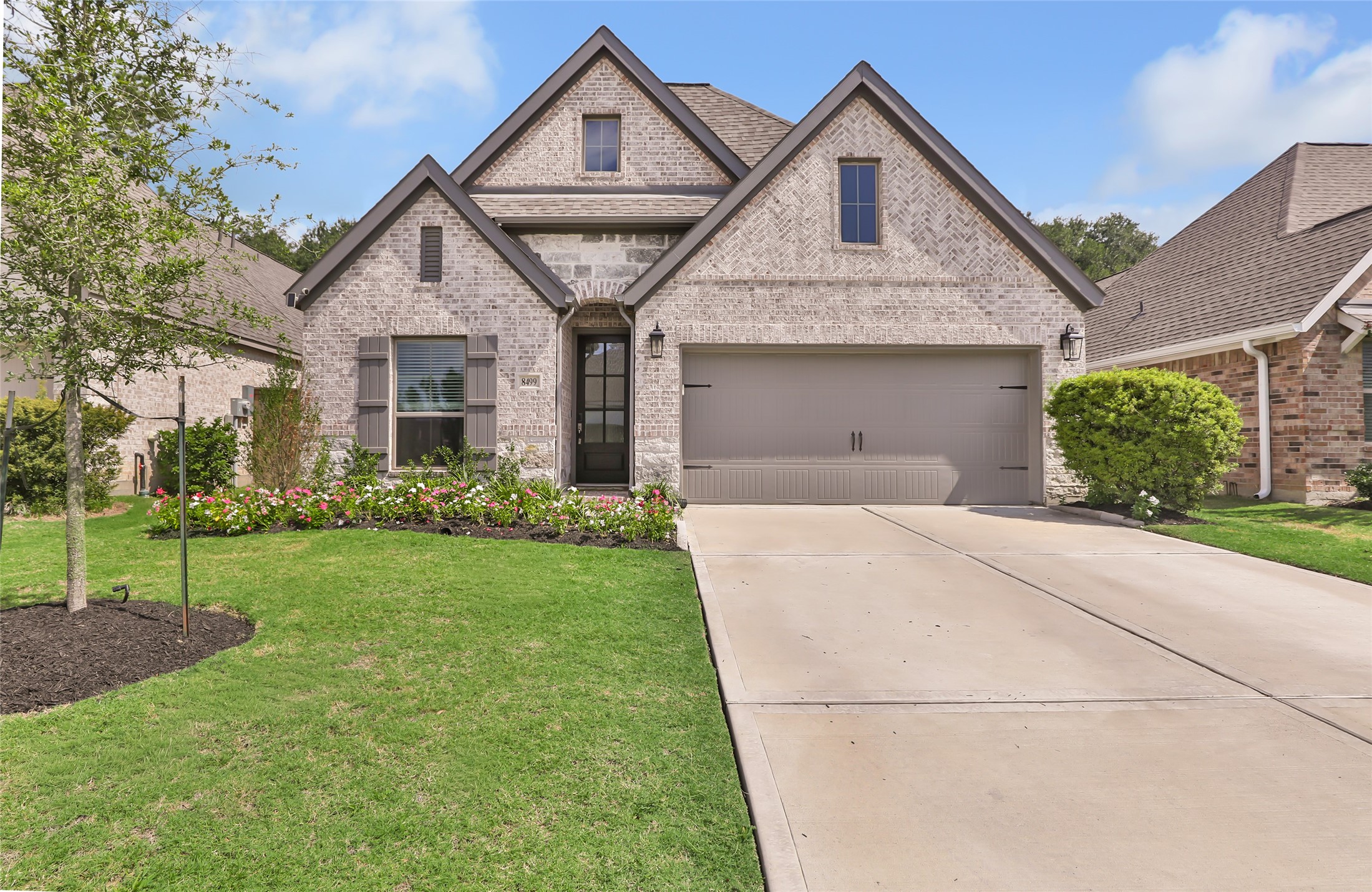 8499 International Falls Drive Property Photo 1