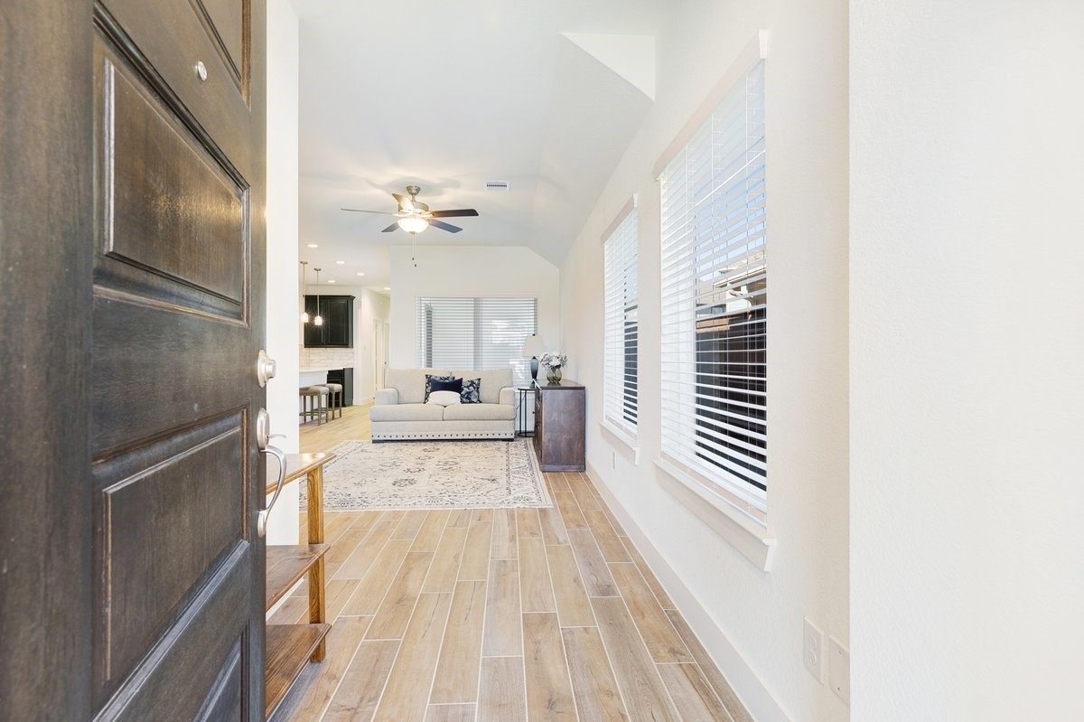 10122 Crescendo Way Property Photo 4