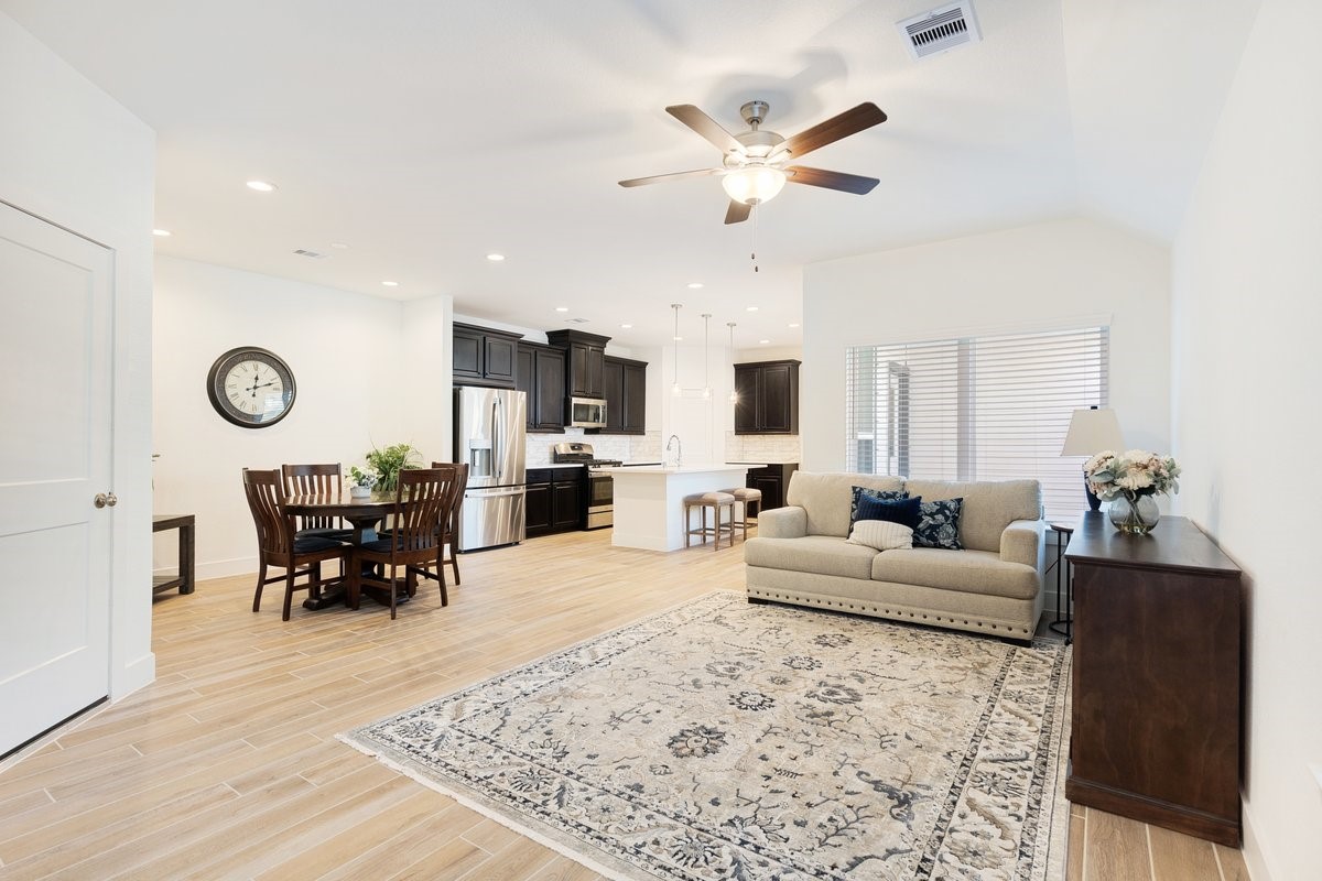 10122 Crescendo Way Property Photo 5