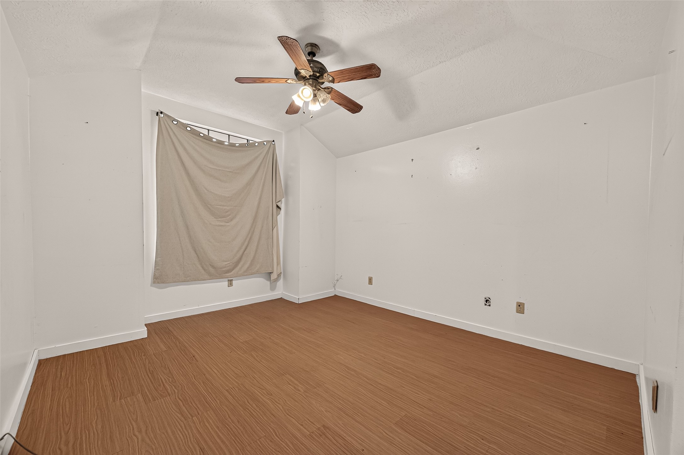 810 Derby Lane Property Photo 11