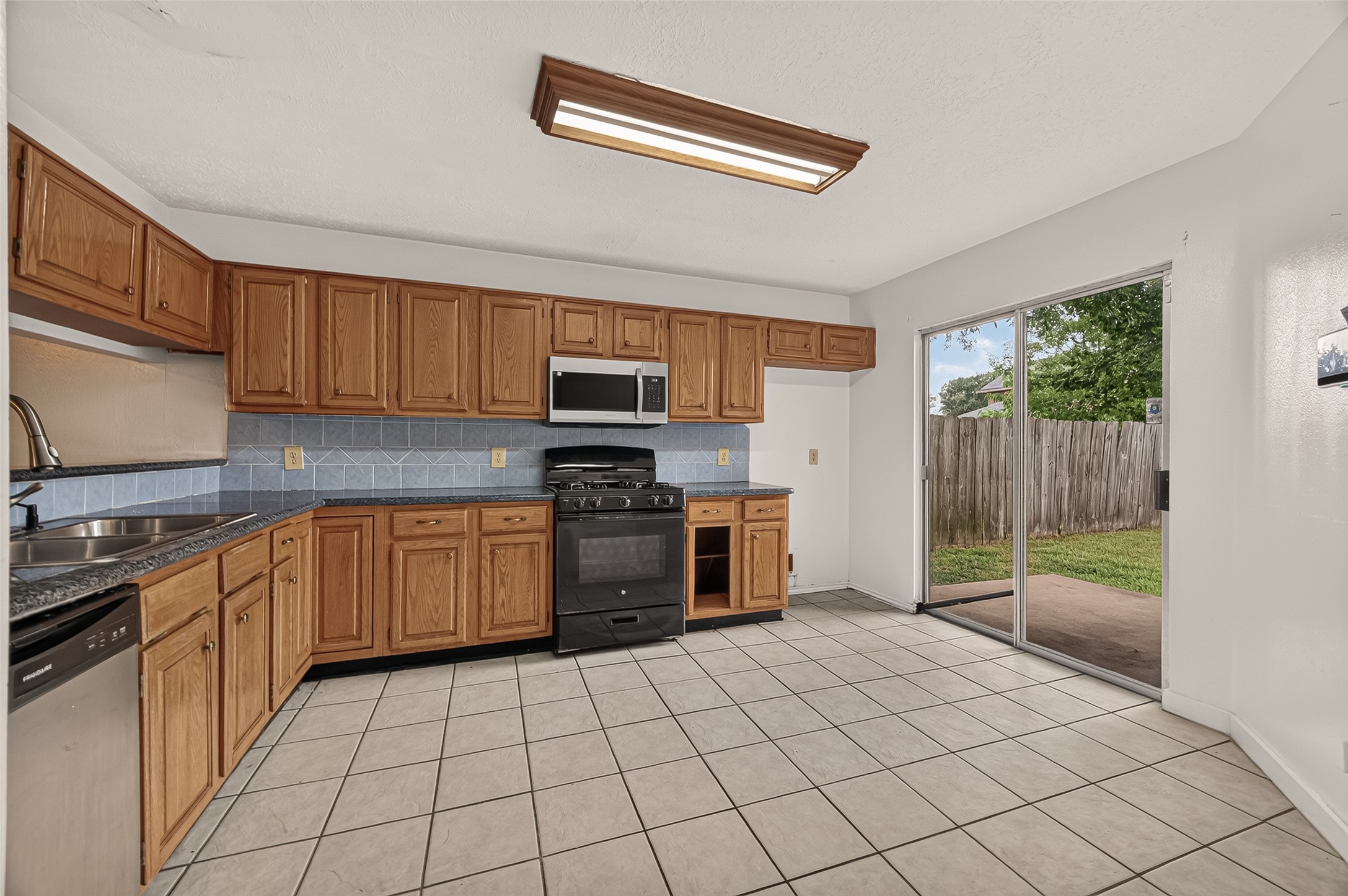810 Derby Lane Property Photo 19