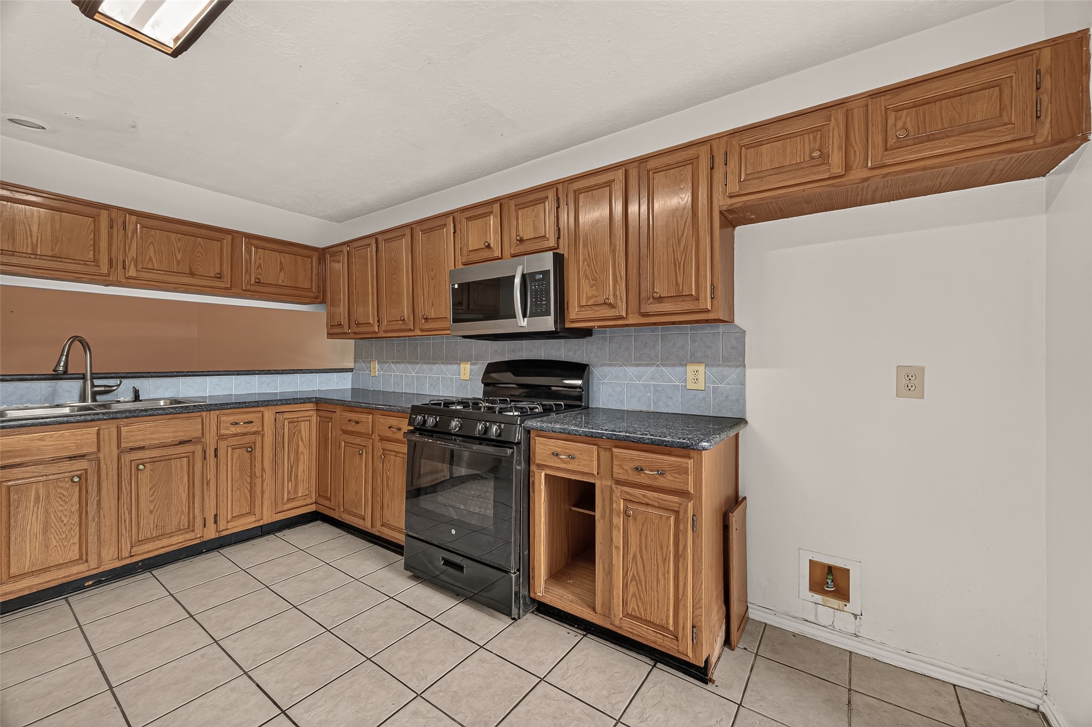 810 Derby Lane Property Photo 21