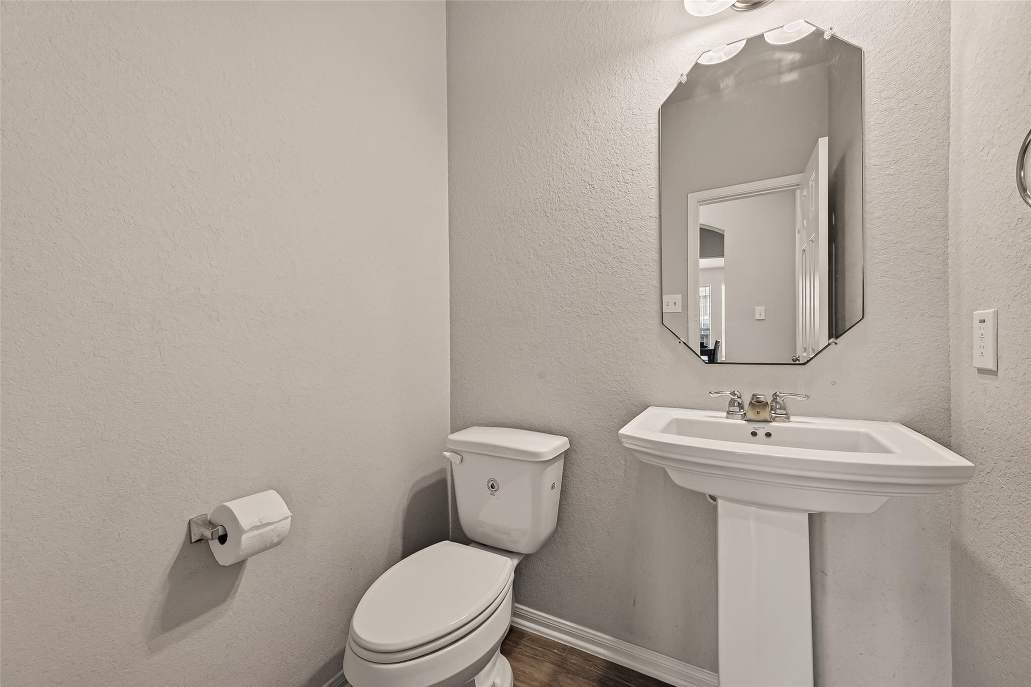 1914 Walnut Green Circle Property Photo 11
