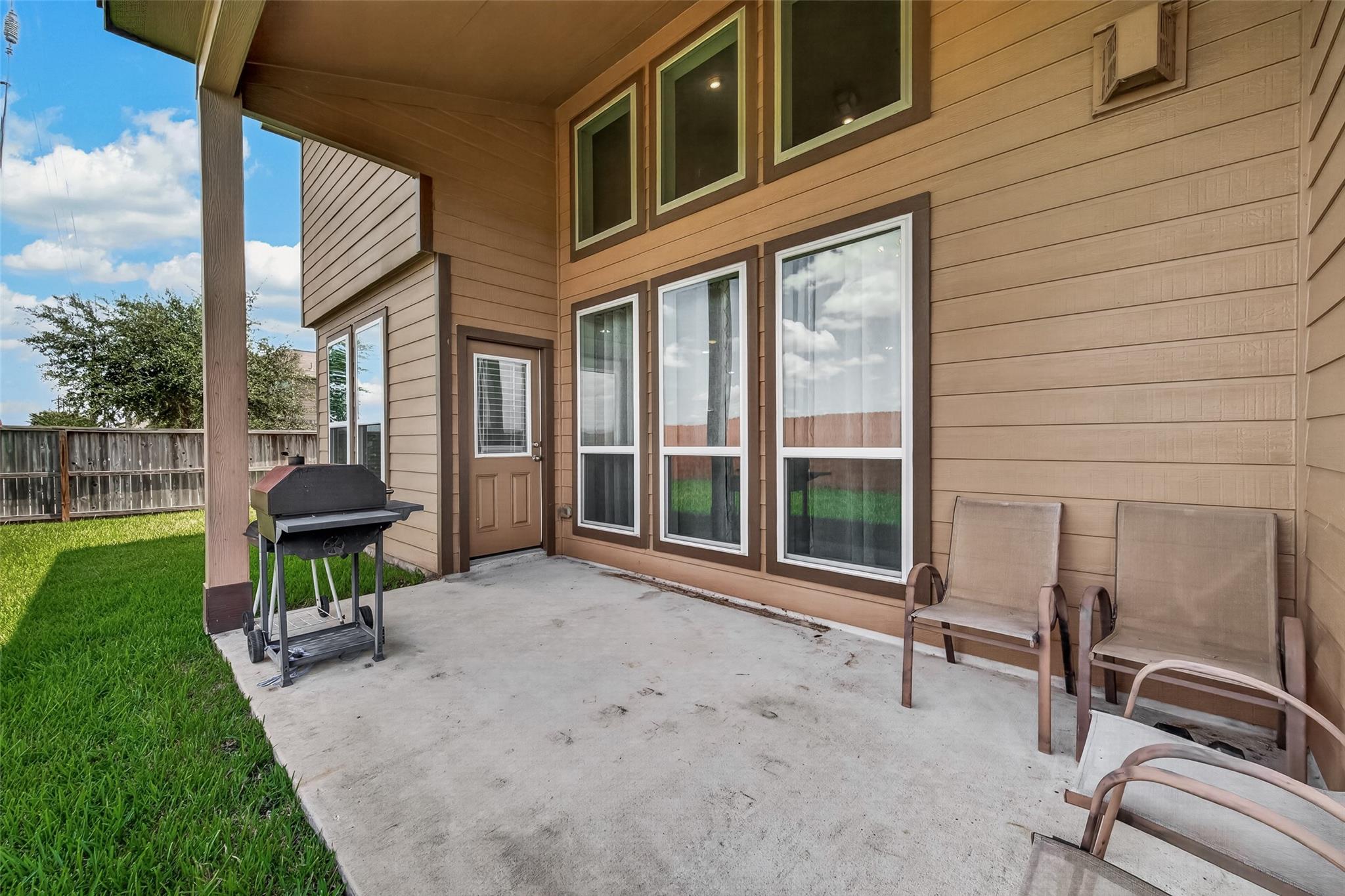1914 Walnut Green Circle Property Photo 25