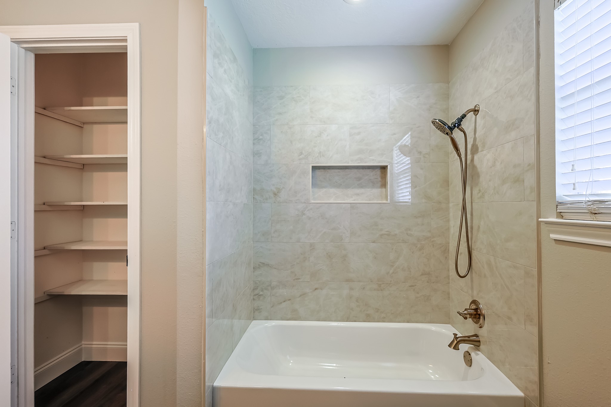 1066 Tafelski Road Property Photo 34