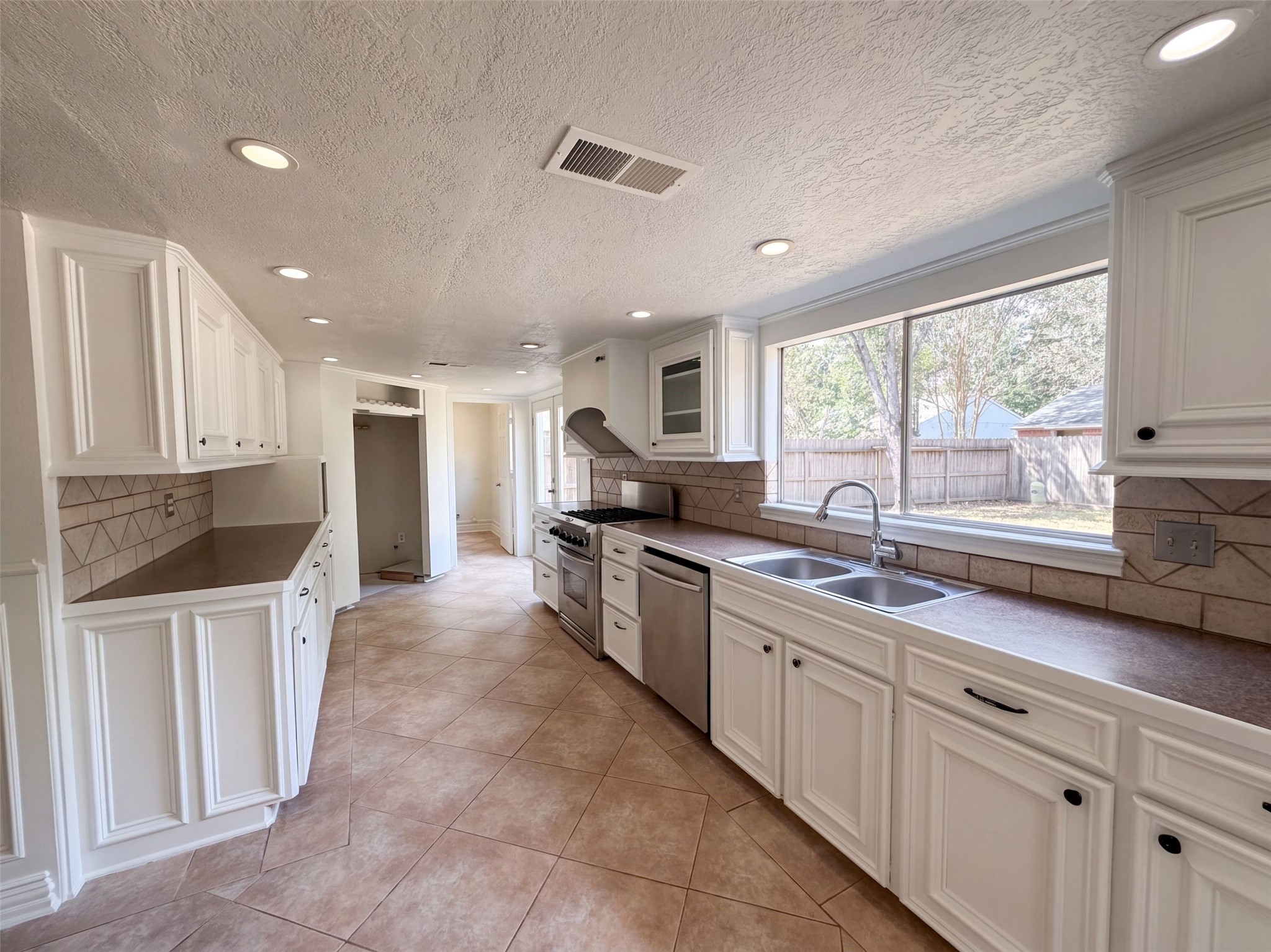 3147 Glade Springs Drive Property Photo 6