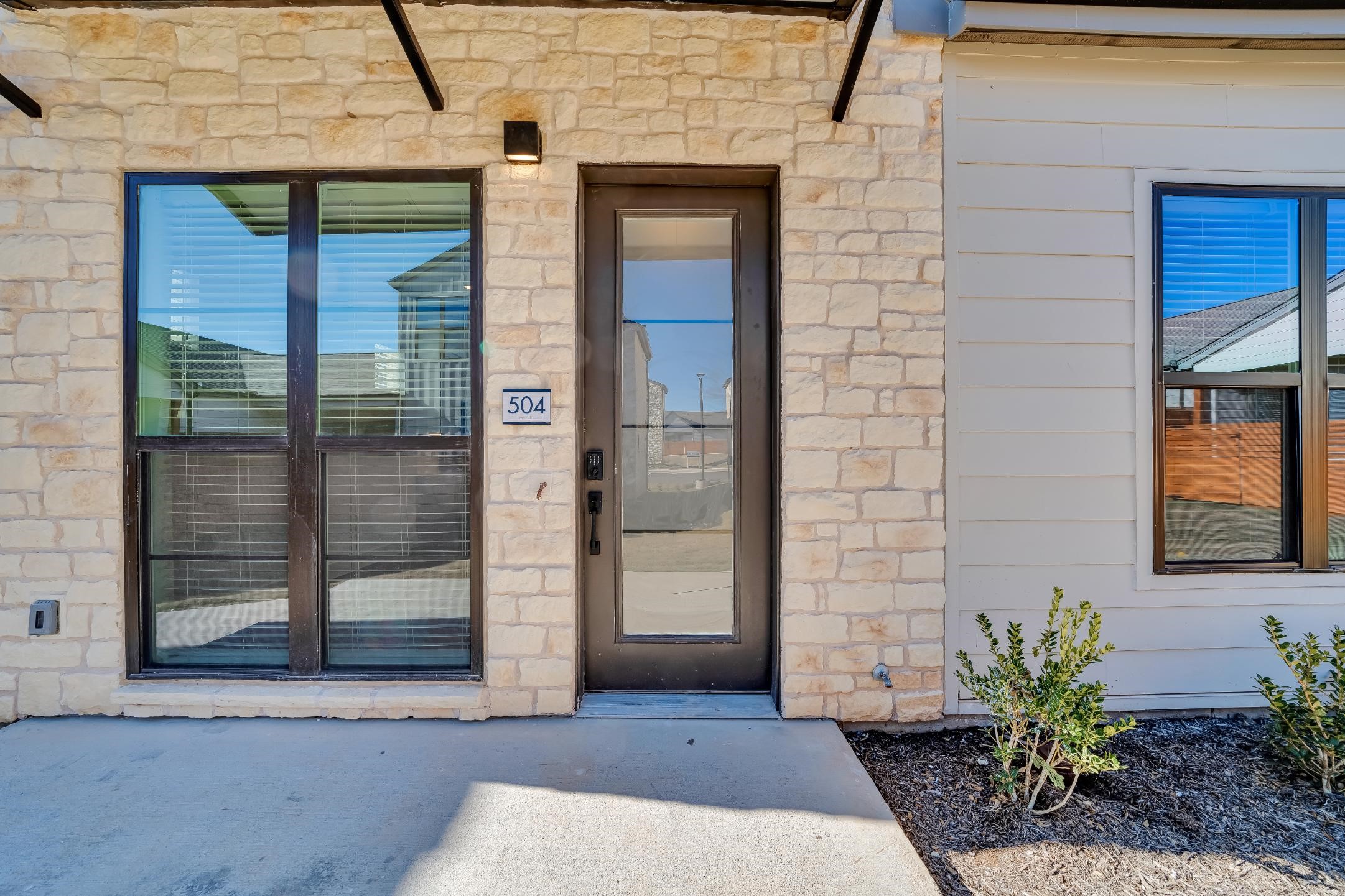 1601-524 Mustang Drive Property Photo 1