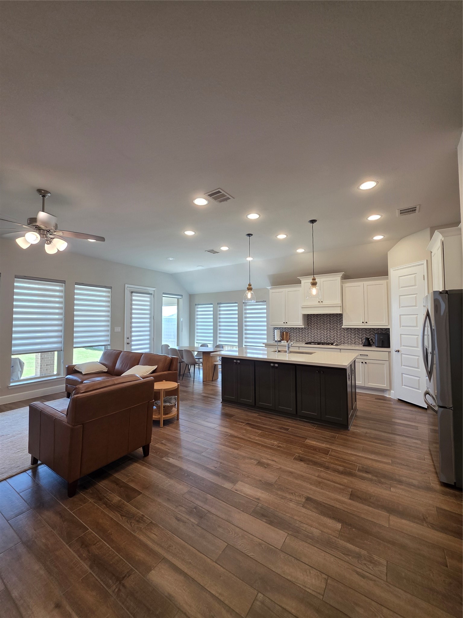 29439 Pearwood Drive Property Photo 4