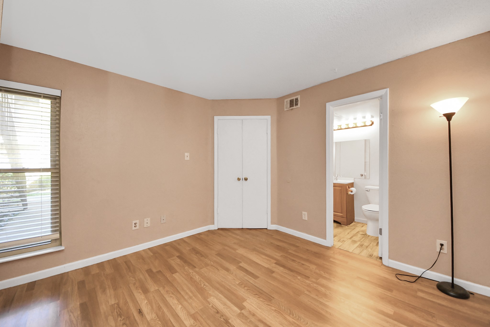 10555 Turtlewood Court 1510 Property Photo 26
