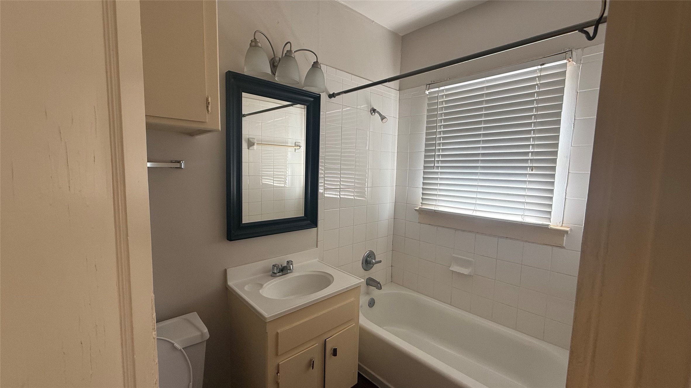2010 Taft Street 04 Property Photo 8