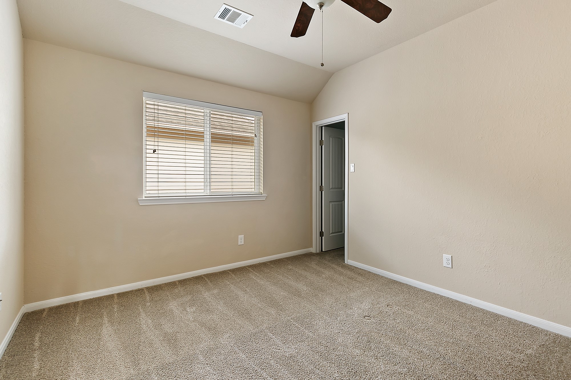 26315 Cedar Pine Drive Property Photo 20
