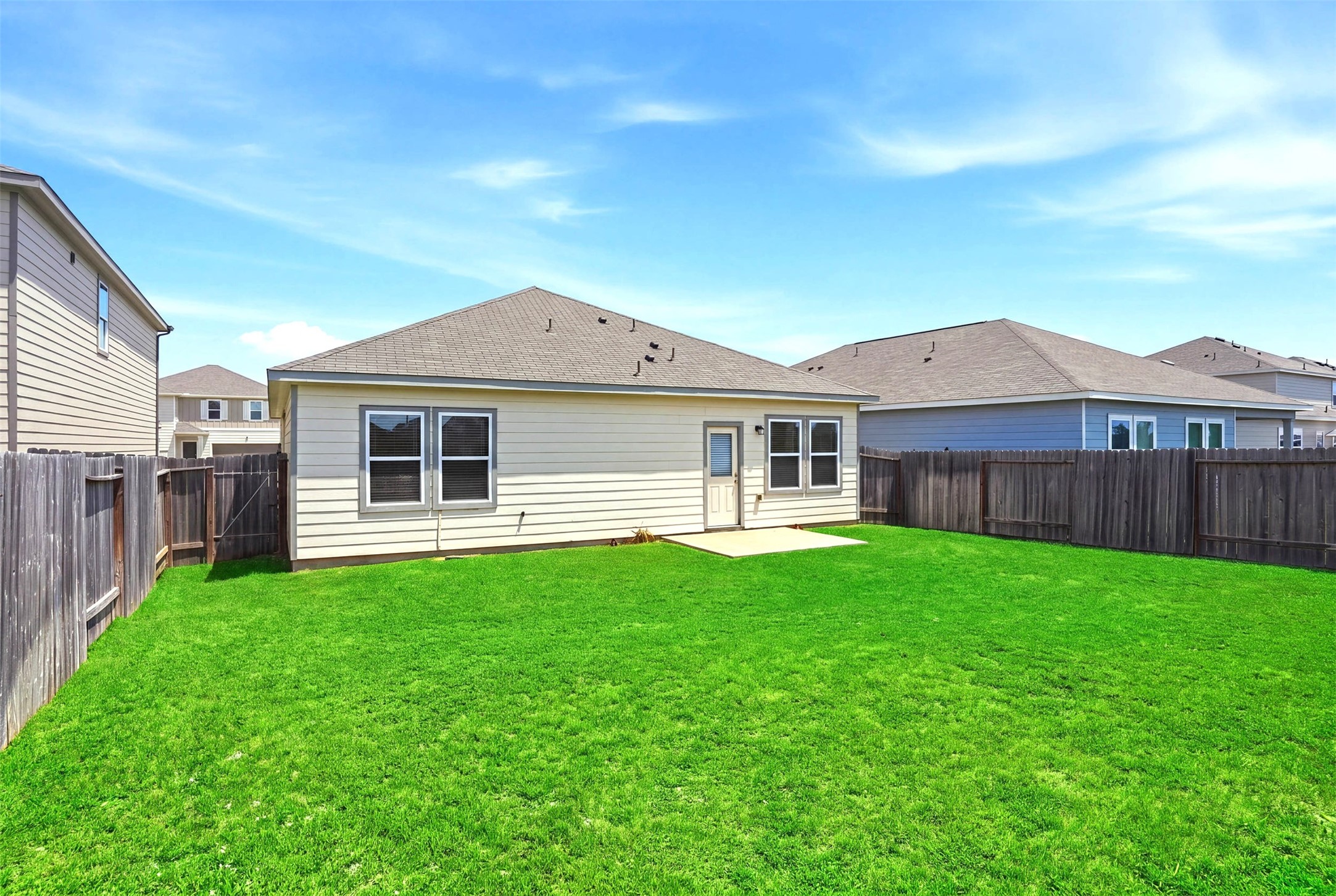 1028 Long Bay Court Property Photo 7