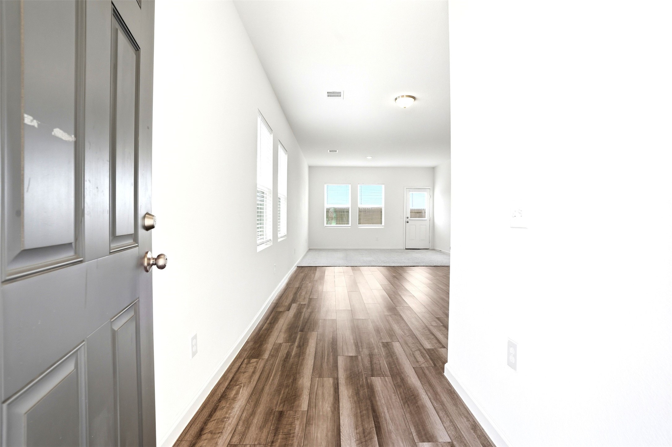 1028 Long Bay Court Property Photo 9