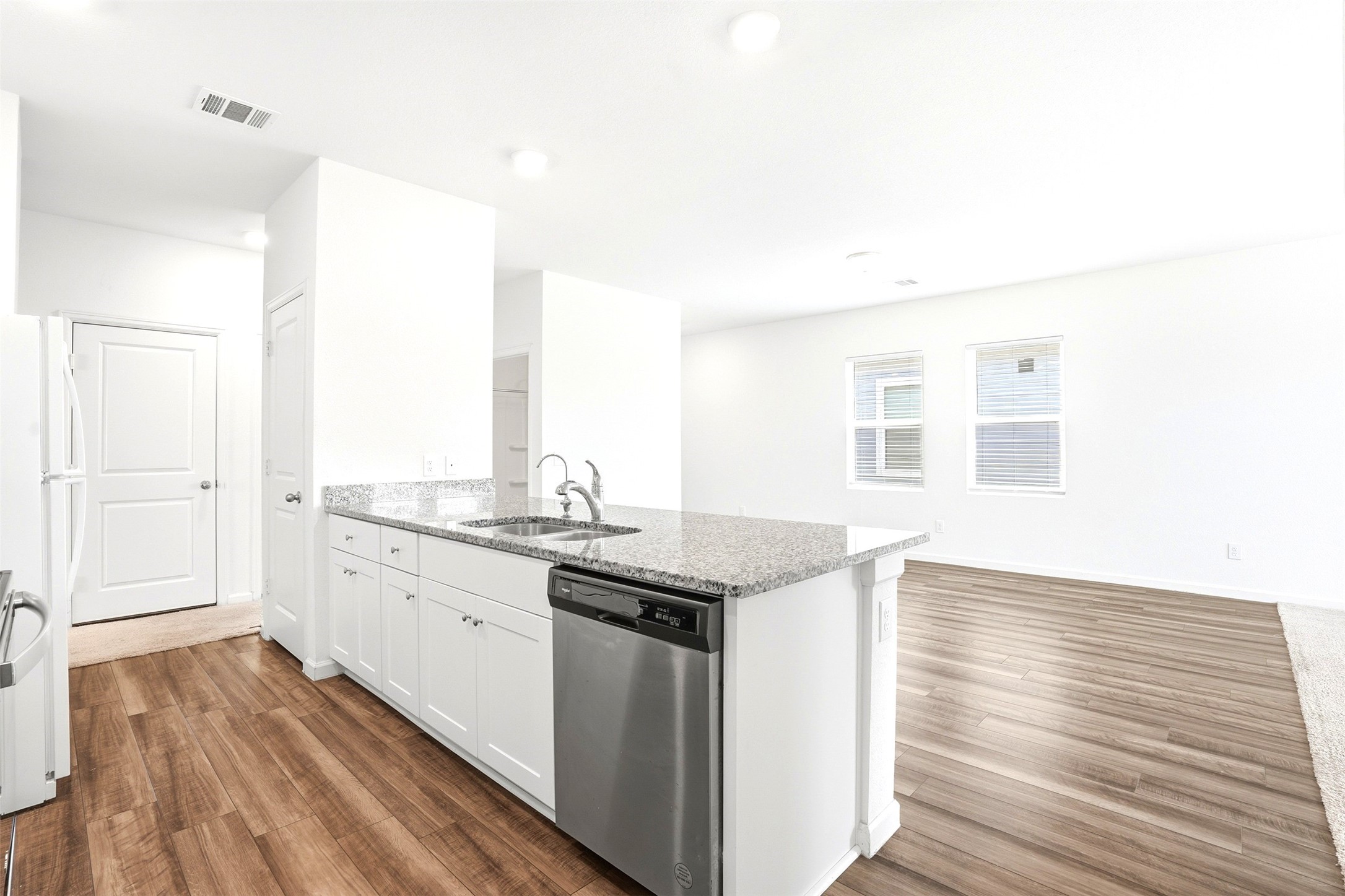 1028 Long Bay Court Property Photo 14