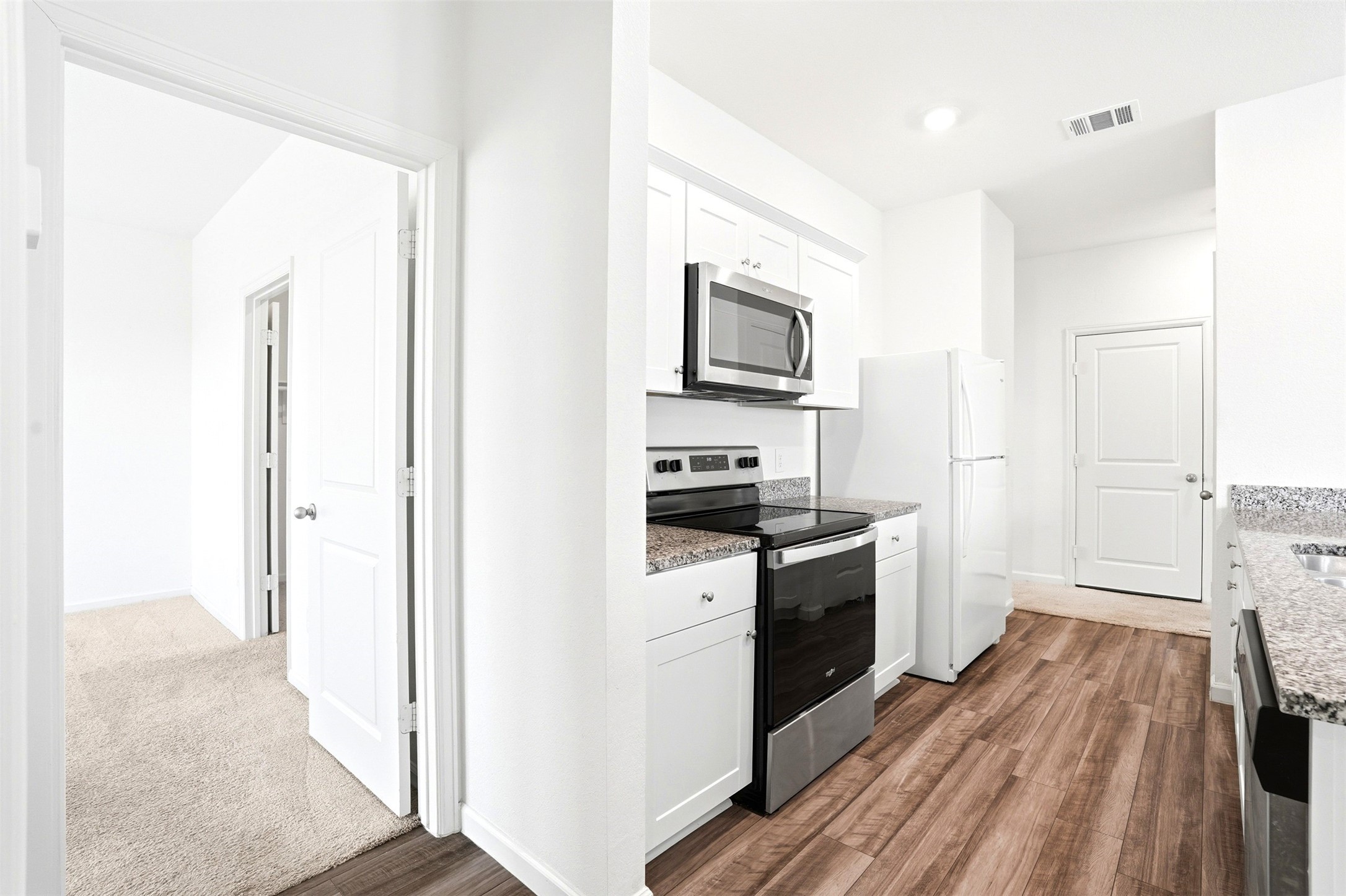 1028 Long Bay Court Property Photo 16