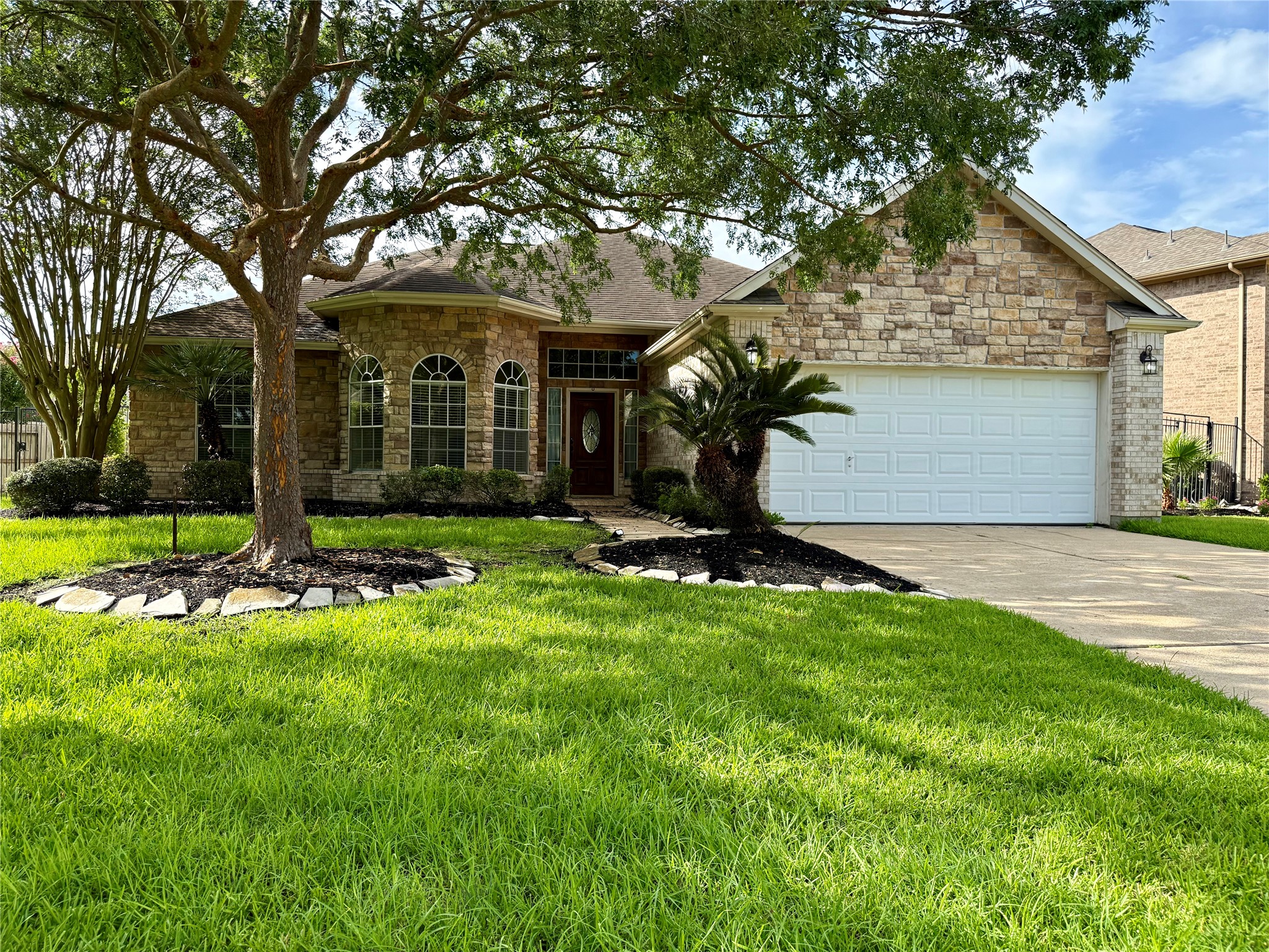 3221 River Birch Drive Property Photo 1