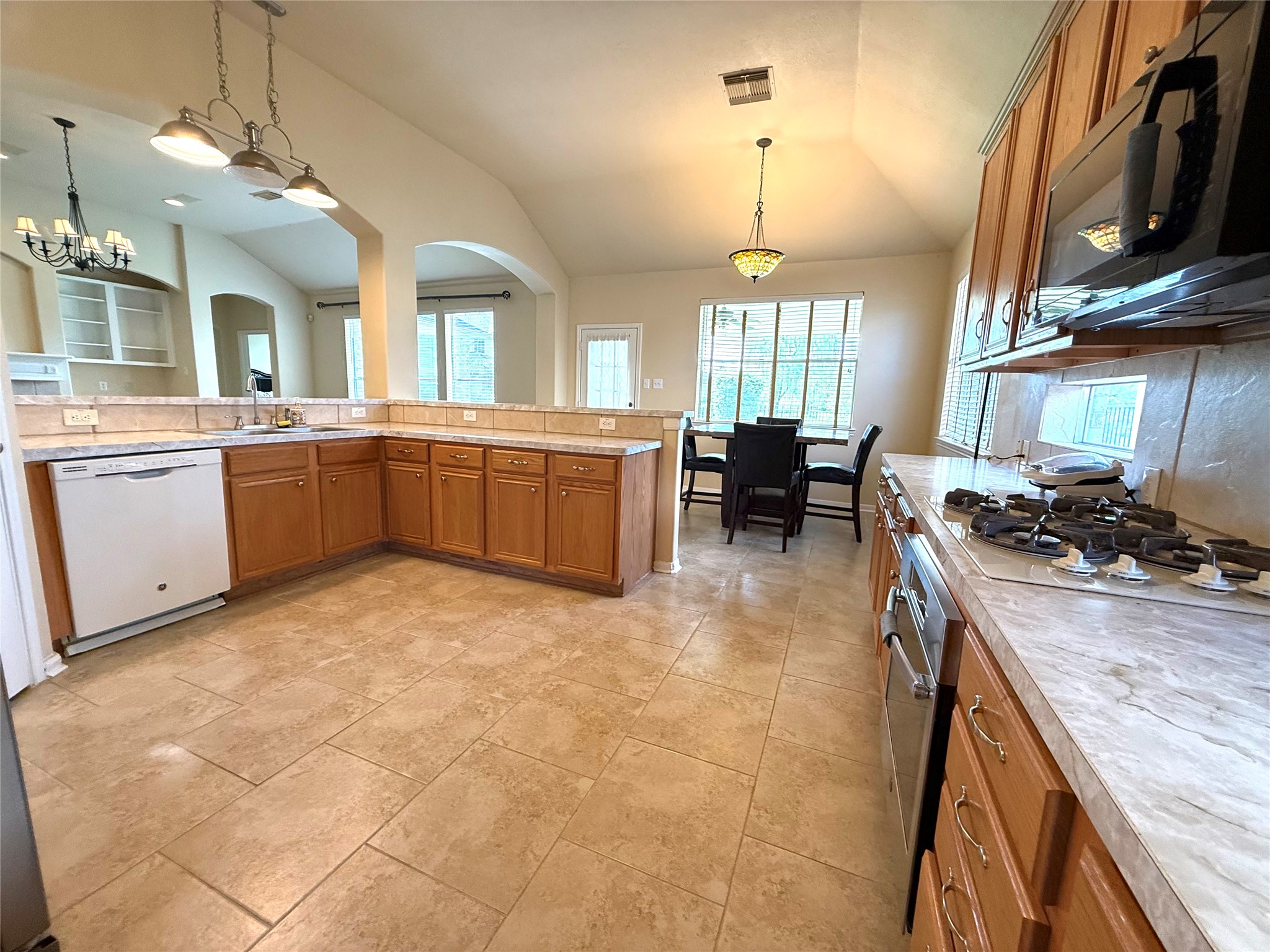 3221 River Birch Drive Property Photo 9