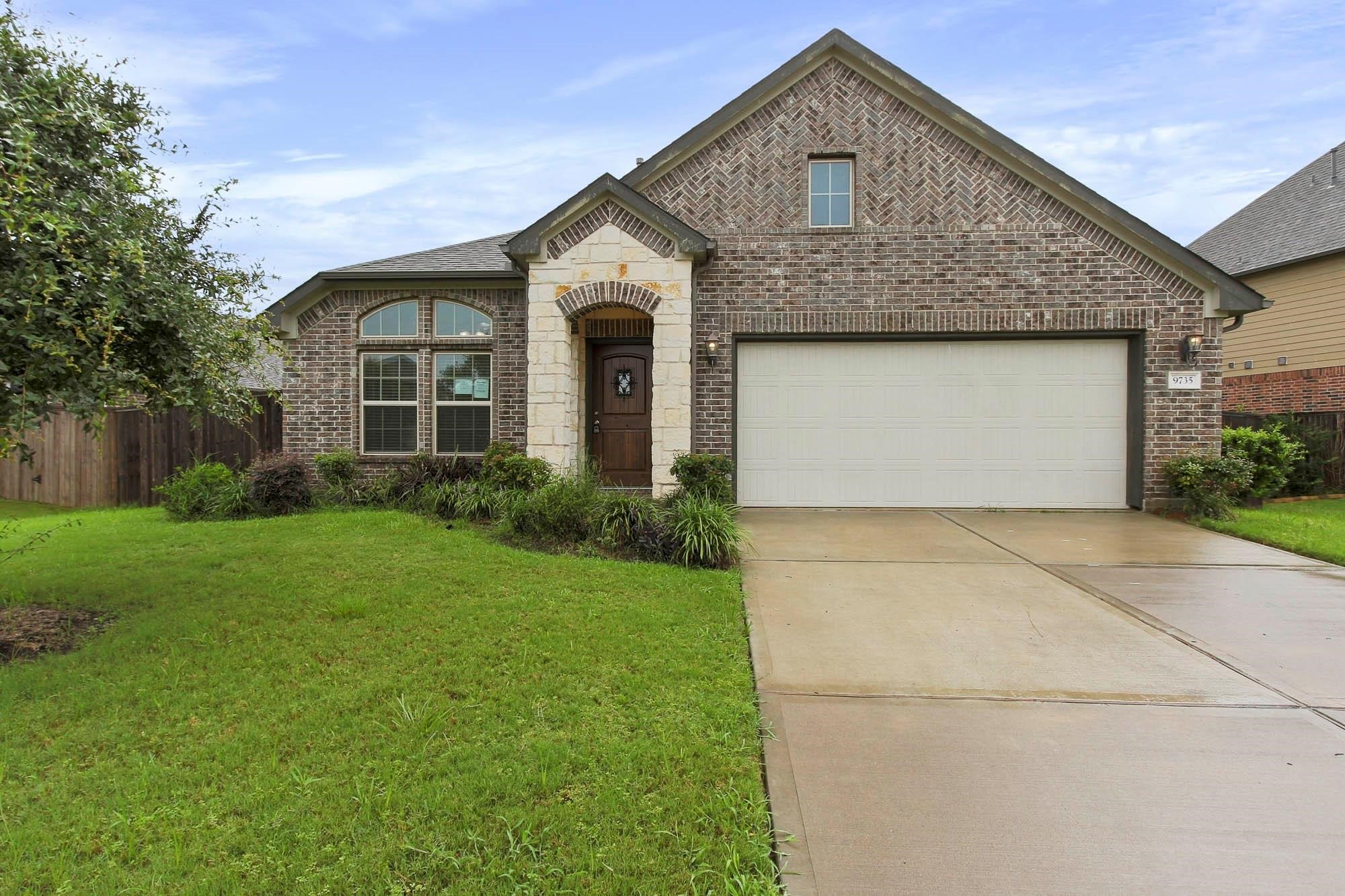 9735 Stratton Ridge Drive Property Photo 2
