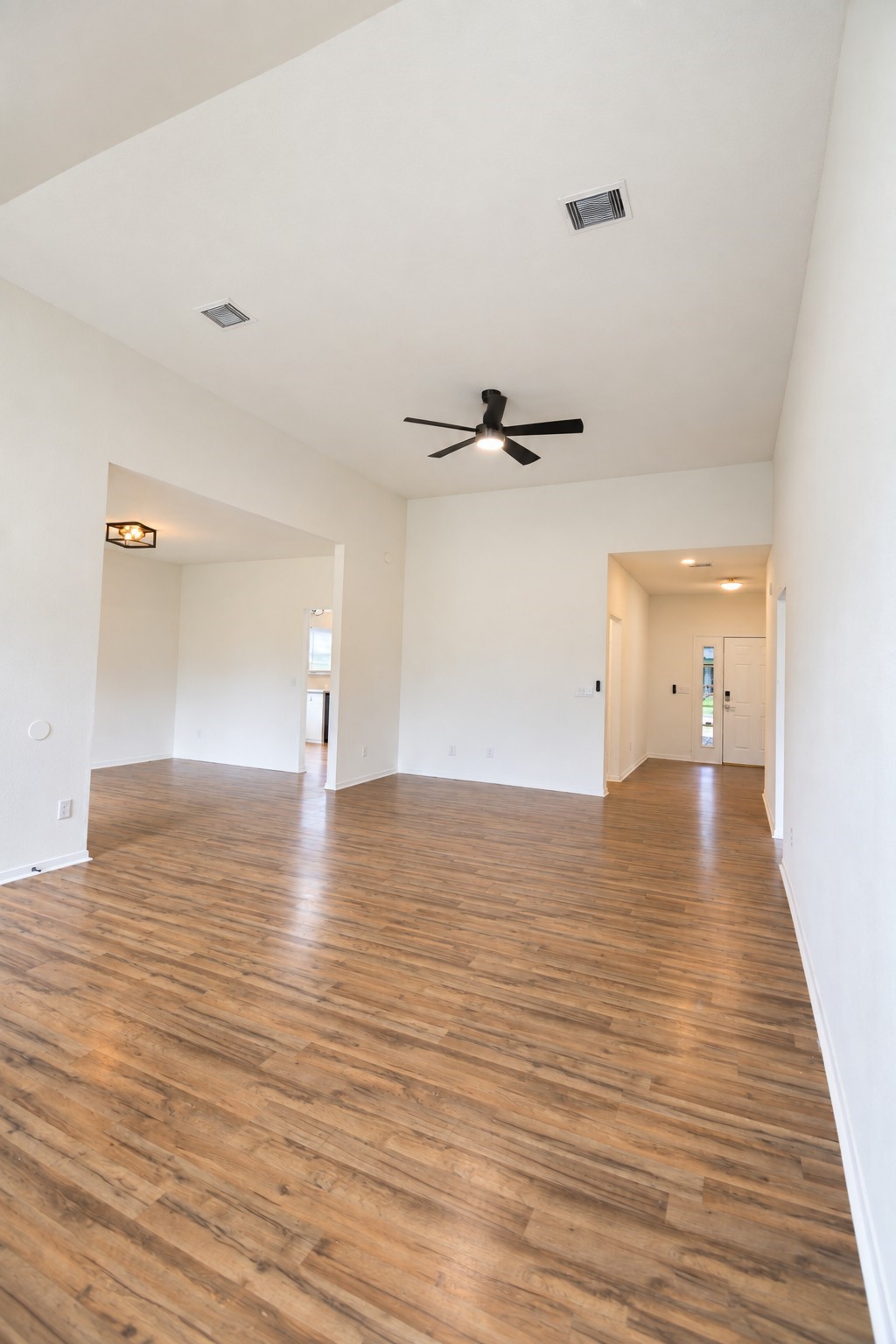 2922 Veva Drive Property Photo 6