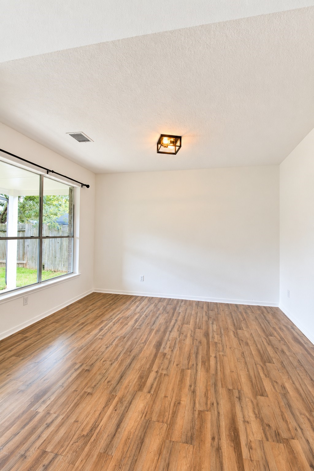 2922 Veva Drive Property Photo 12
