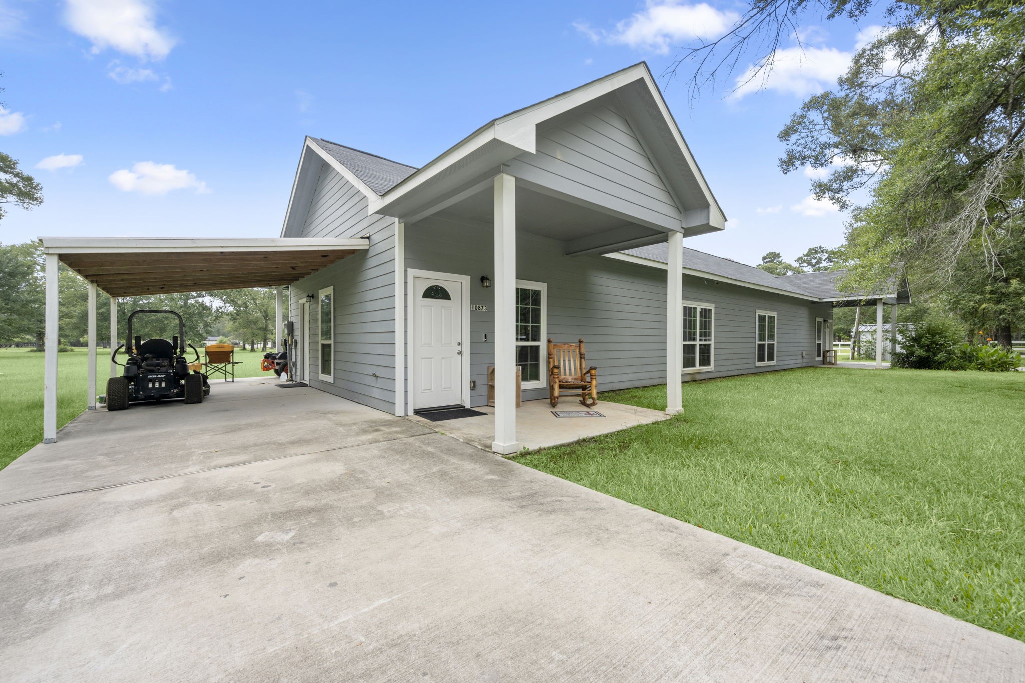 10871 Coaster Lane Property Photo 3