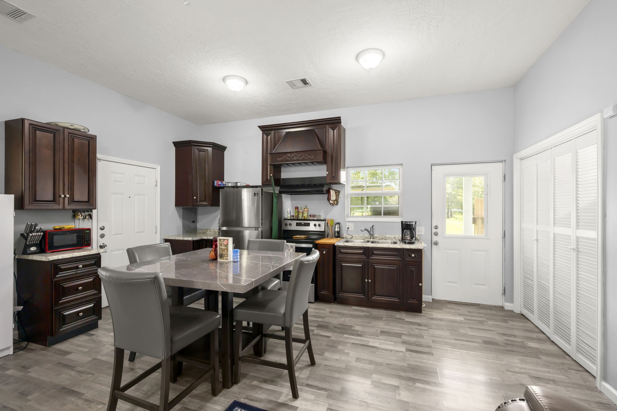 10871 Coaster Lane Property Photo 5