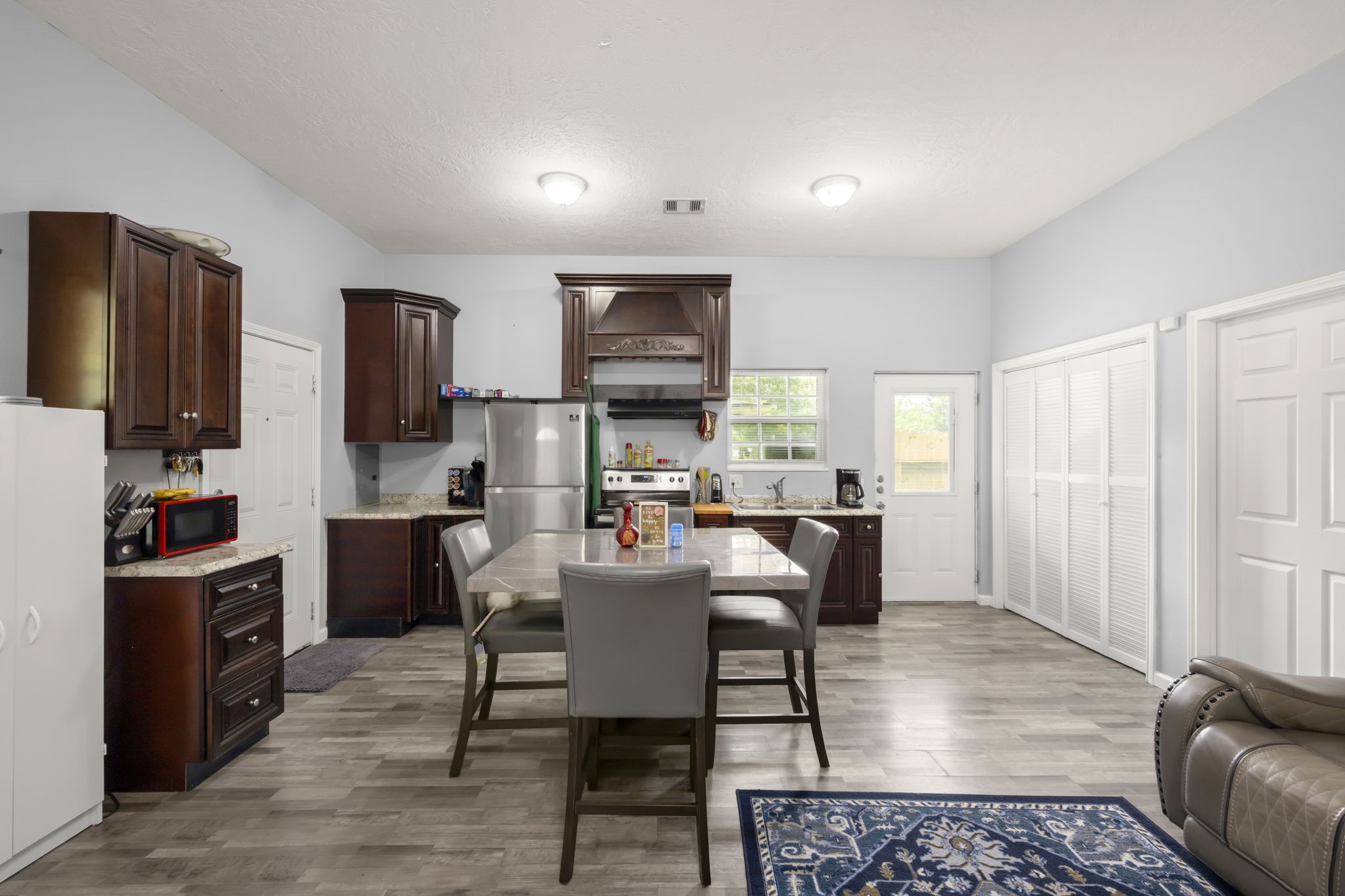 10871 Coaster Lane Property Photo 6