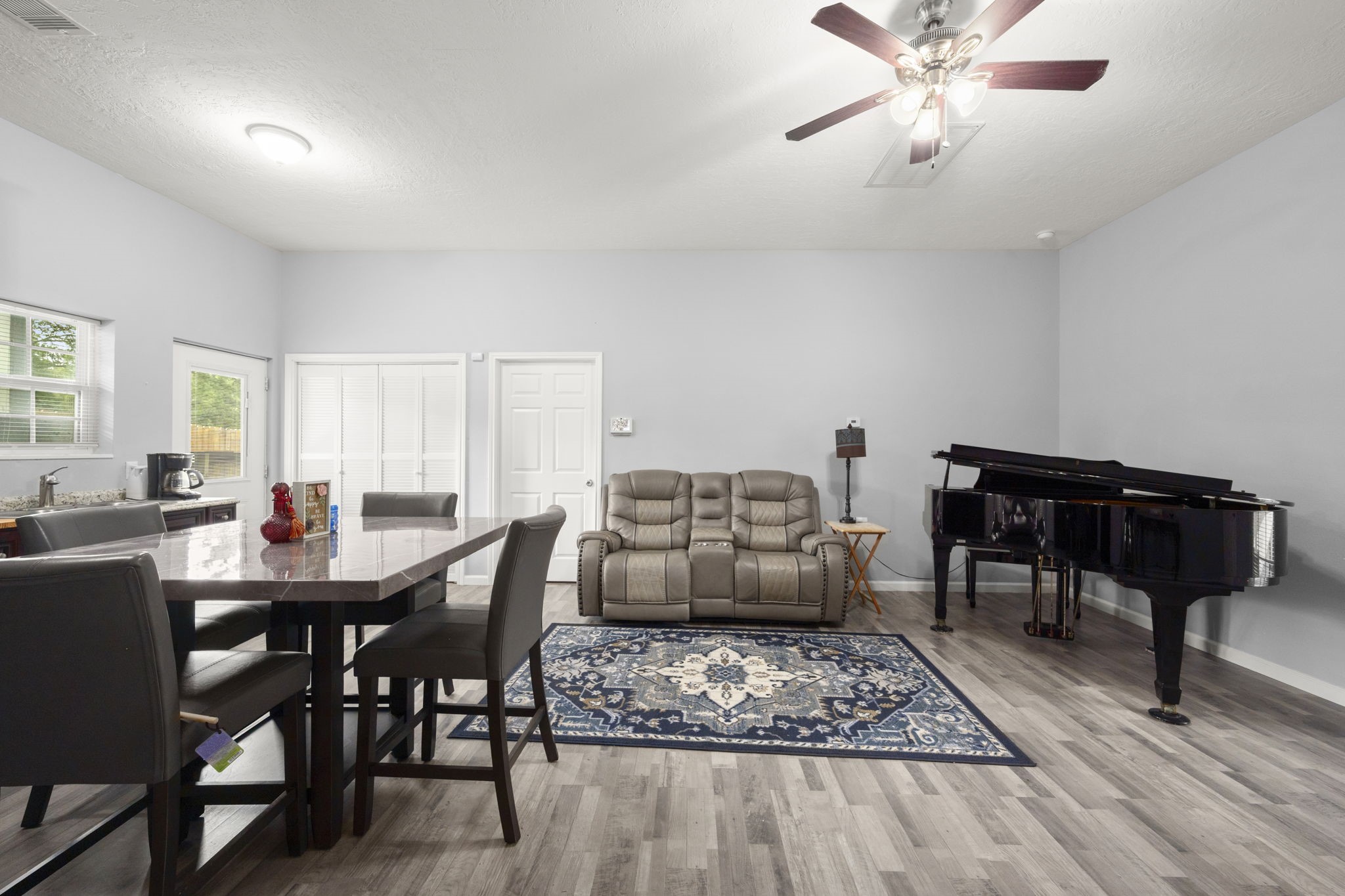 10871 Coaster Lane Property Photo 8